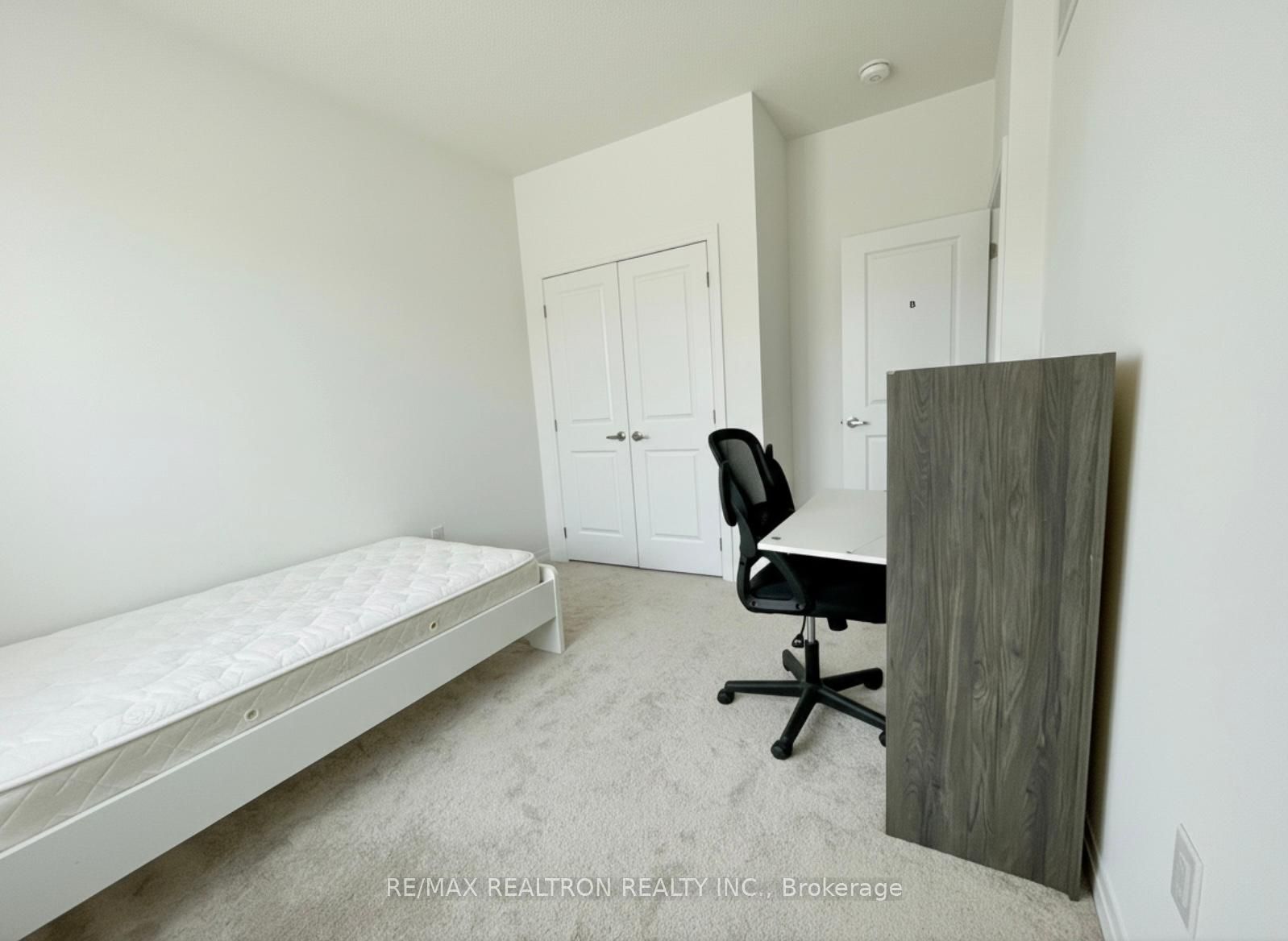Unit Bedroom B - 3272 Sixth Line, Oakville 4