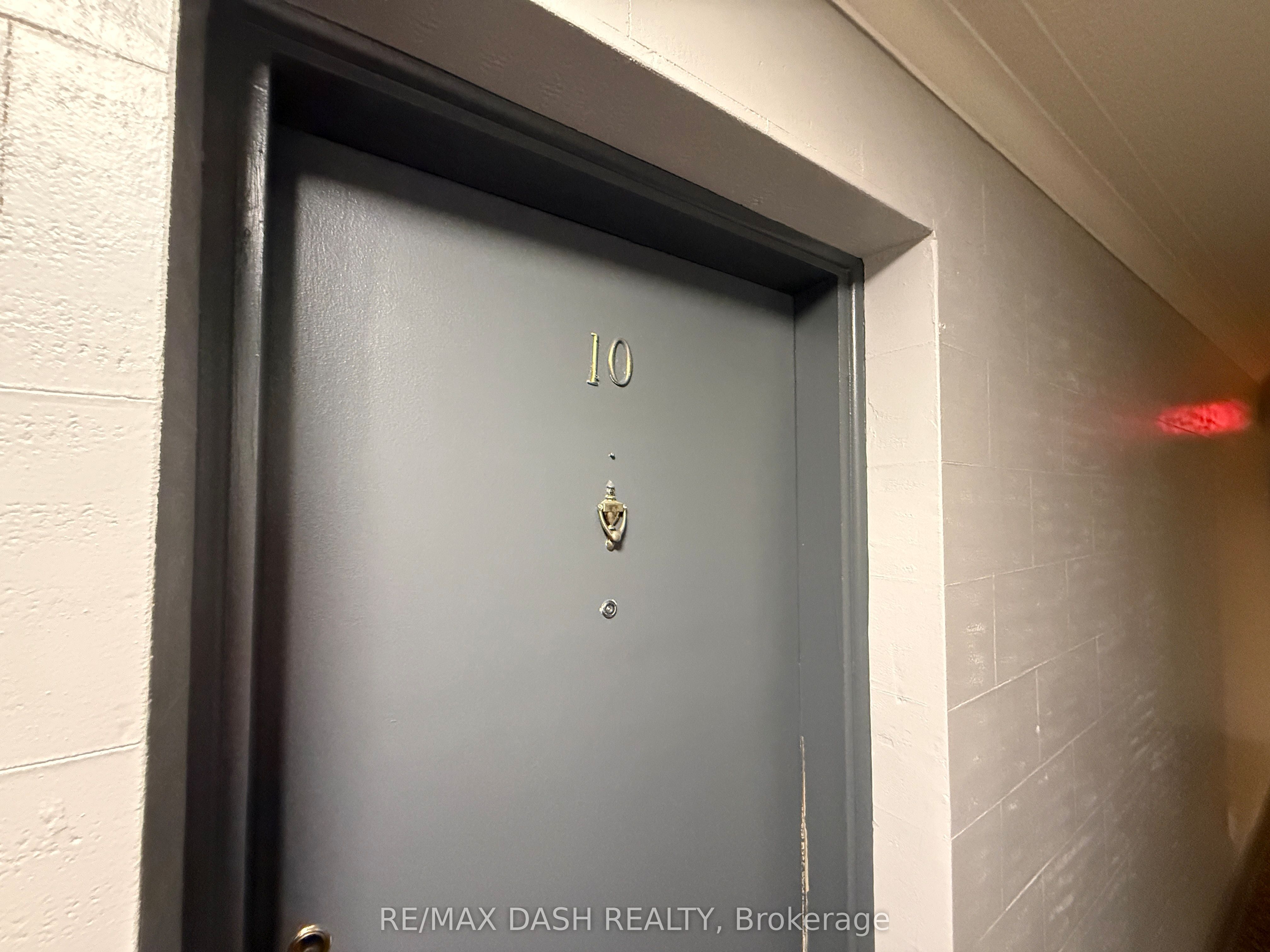 Unit 10 - 69 Old Mill Terrace, Etobicoke 3