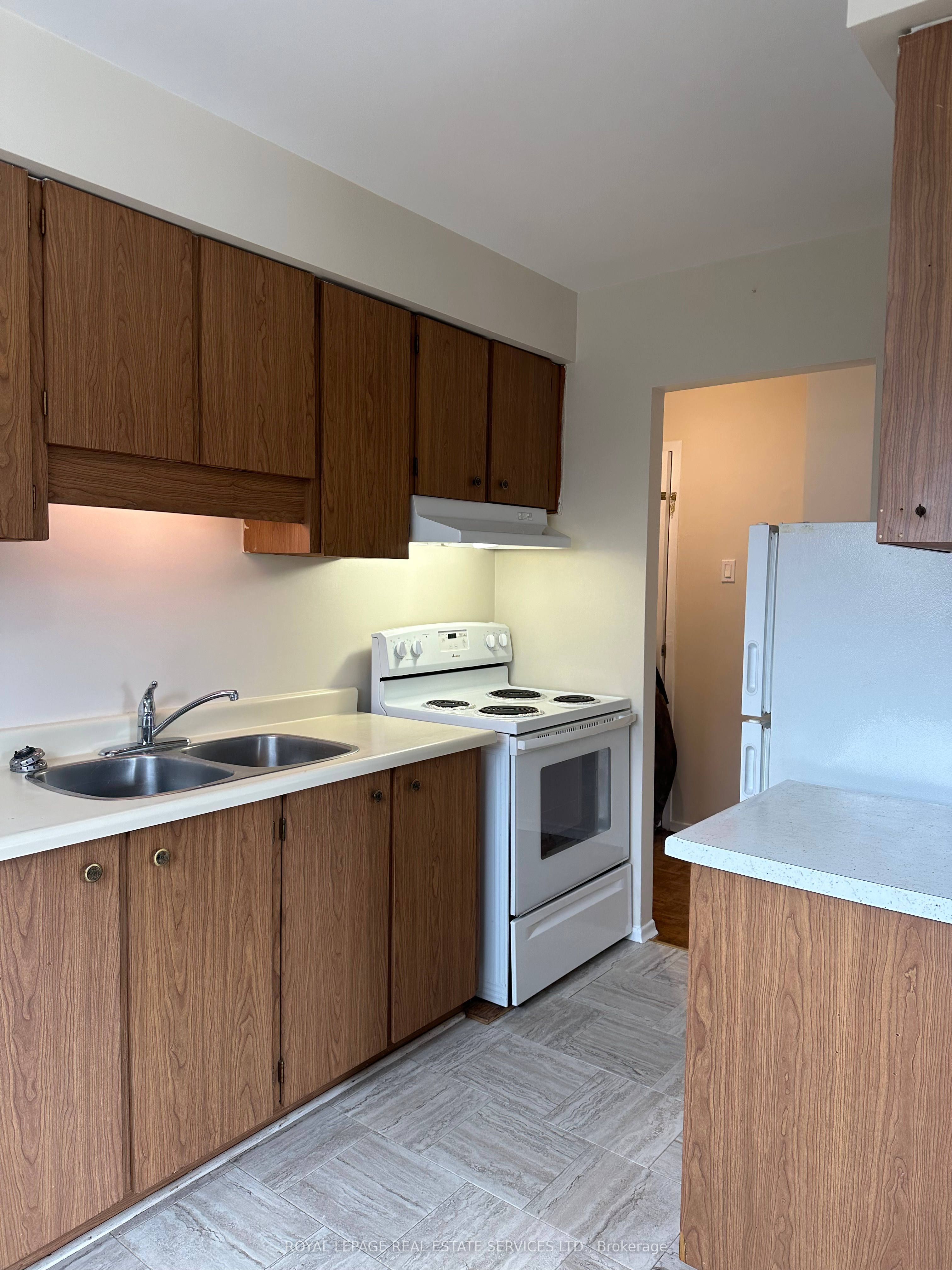 Unit 2 - 7 Mohawk Avenue, Mississauga 3