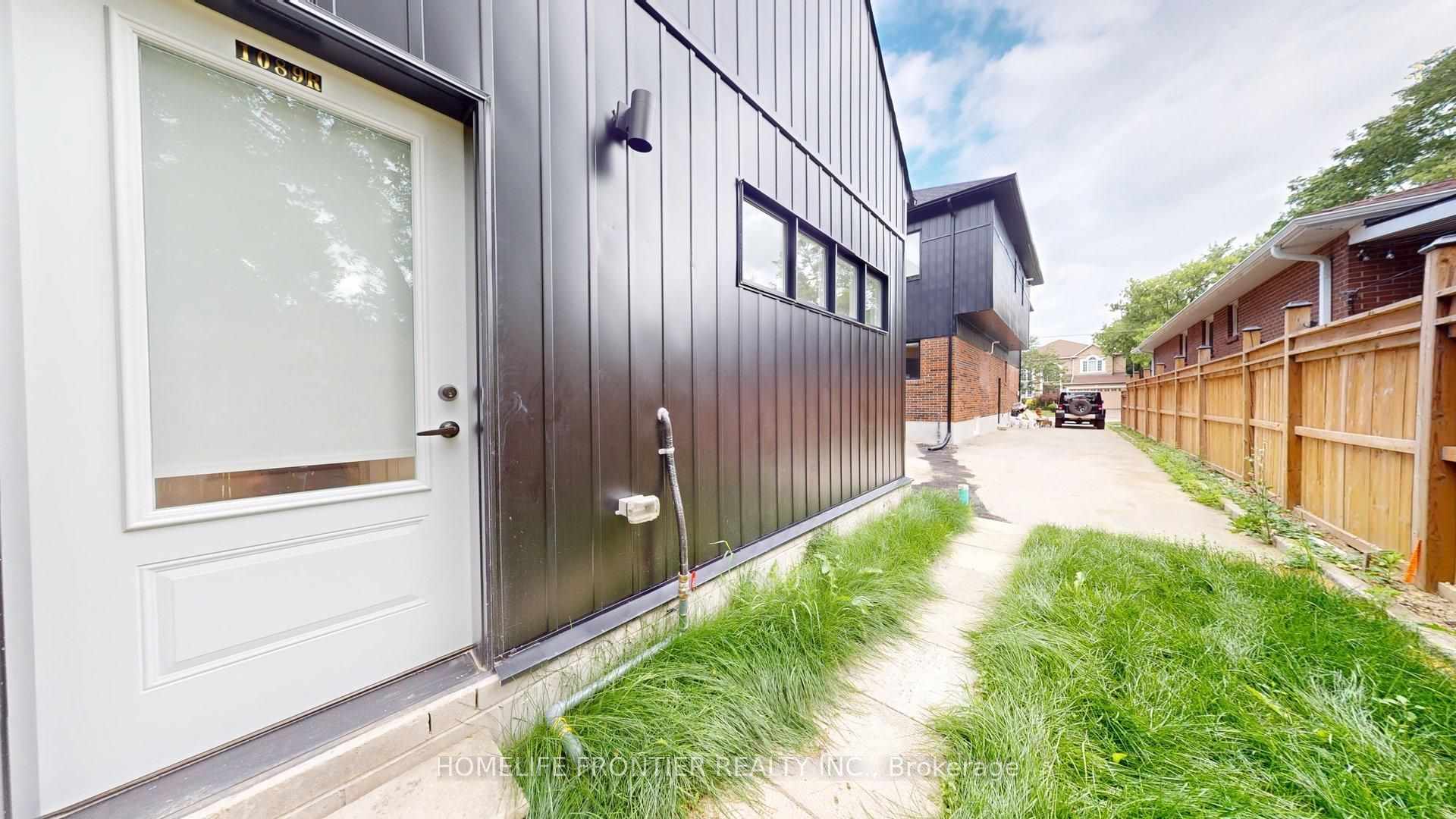 Unit R (Laneway) - 1089 Glencairn Avenue, North York 5