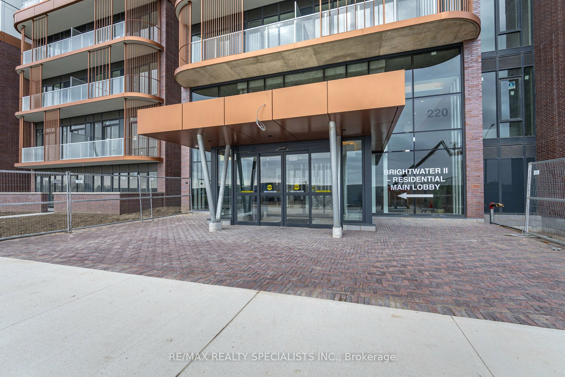 Unit 313 - 220 Missinnihe Way, Mississauga 3