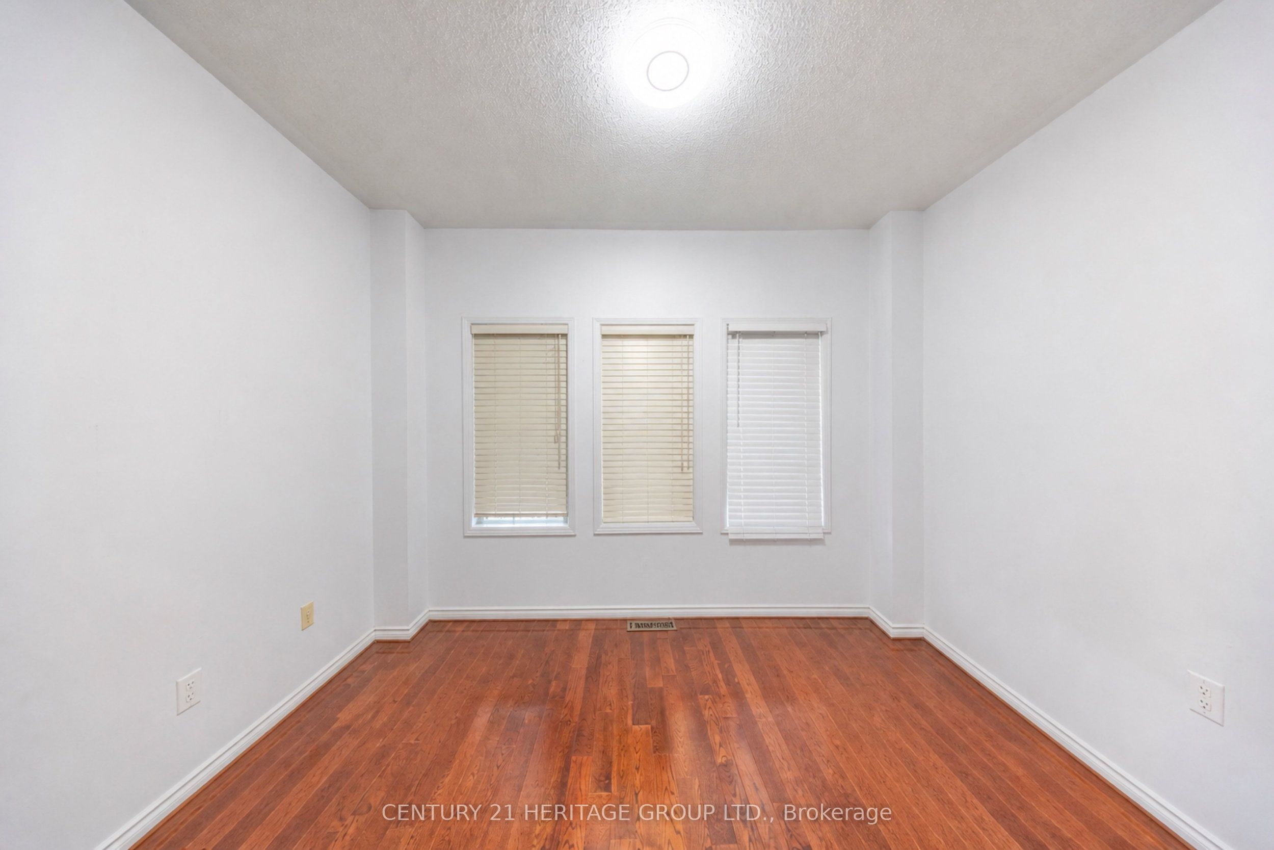 Unit Main & 2nd - 92 Edenbrook Hill Drive, Brampton 4