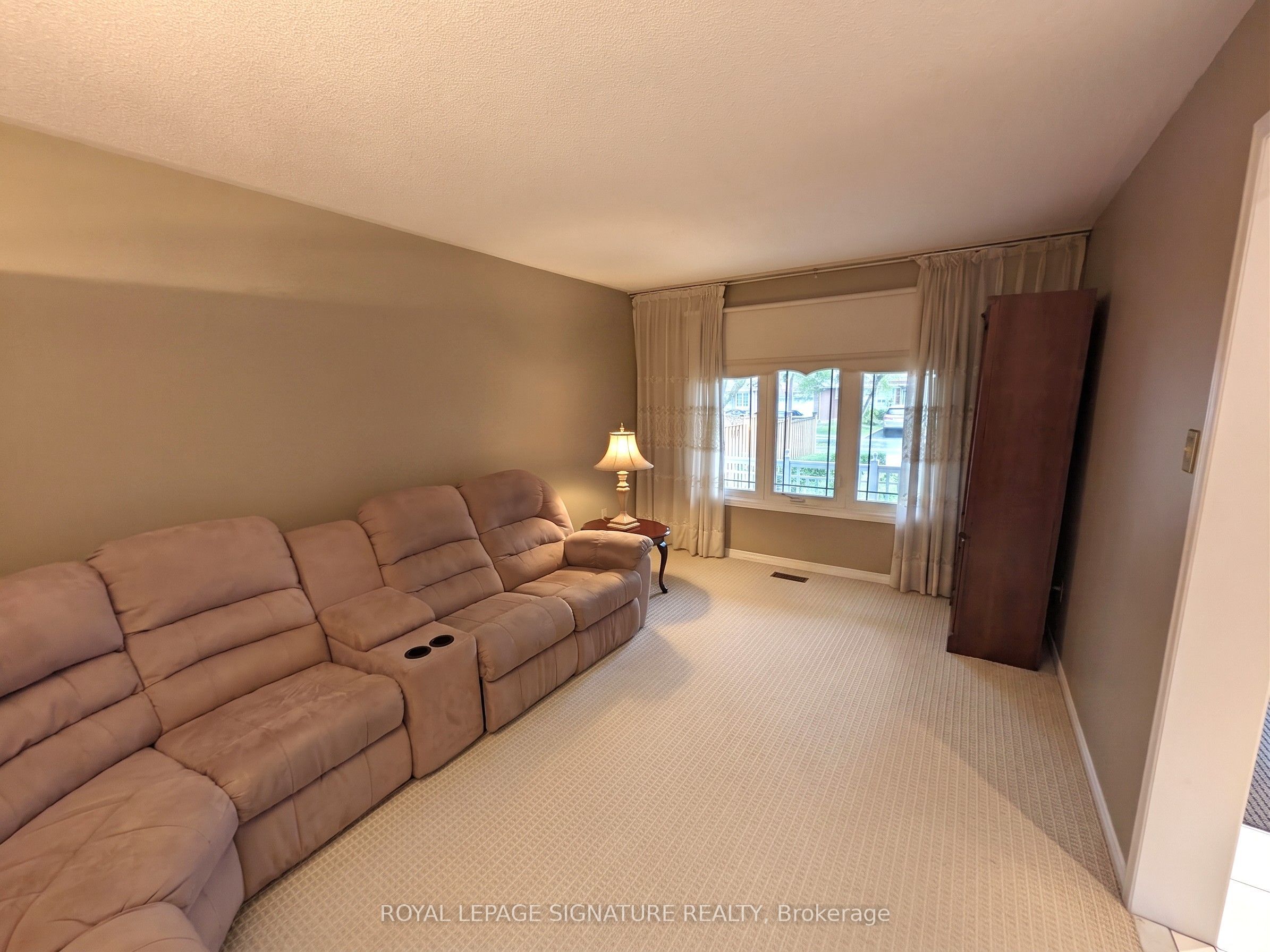 44 Bankview Circle, Etobicoke 5