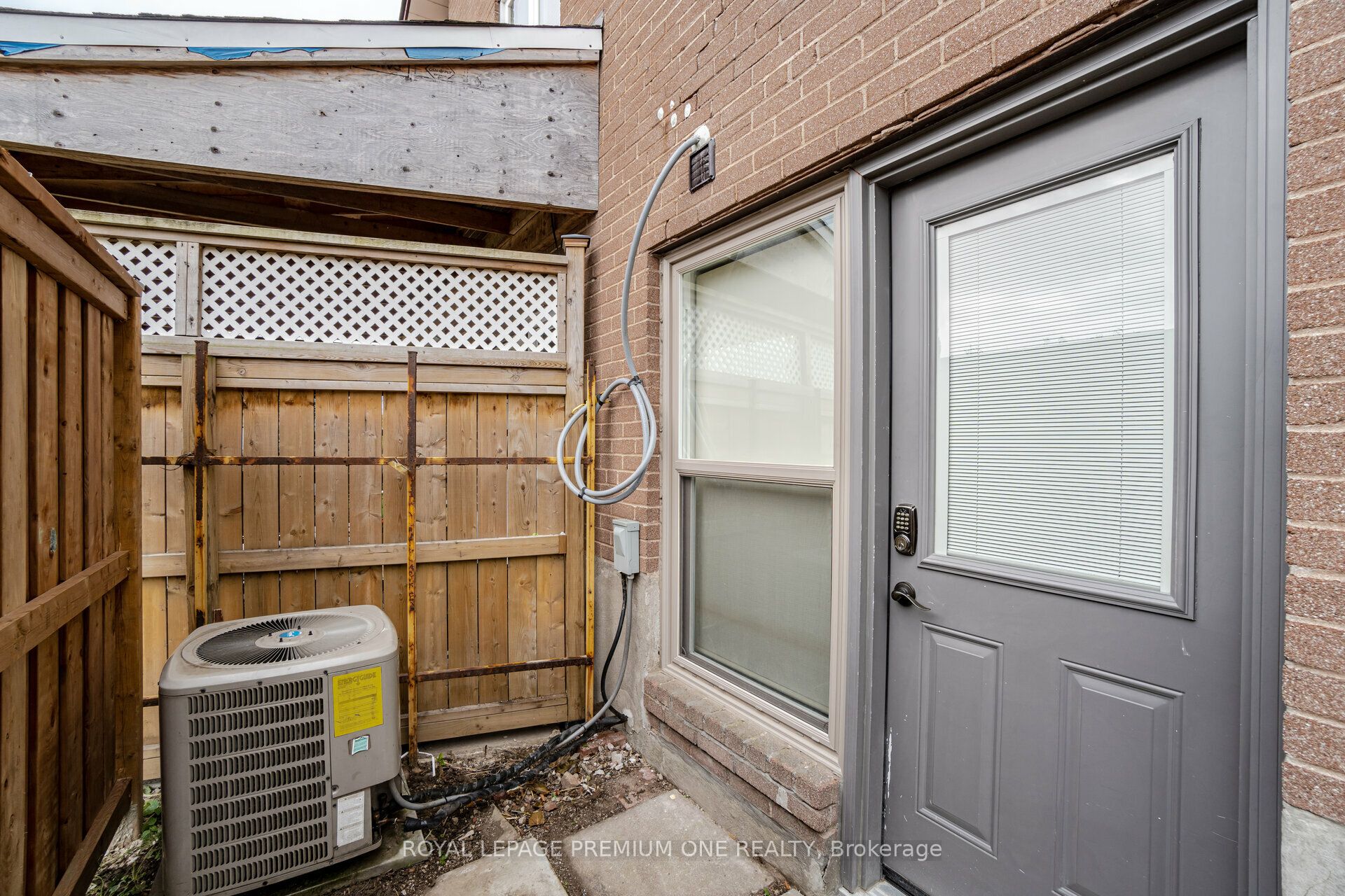 49 Gulfstream Road E, North York 5