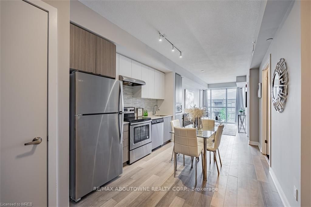 Unit B416 - 5240 DUNDAS Street, Burlington 3