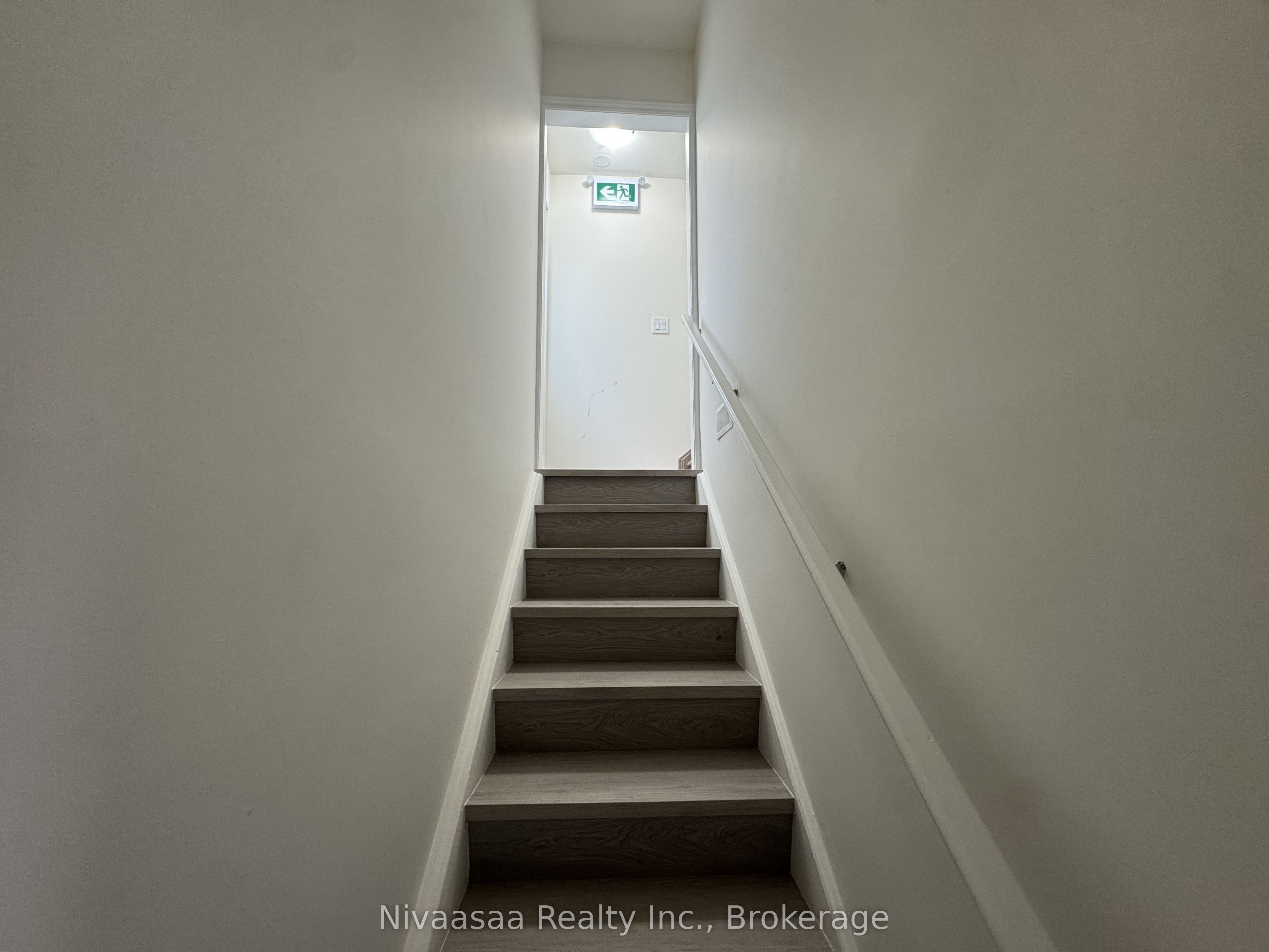 Unit Basement - 39 Petch Avenue, Caledon 4