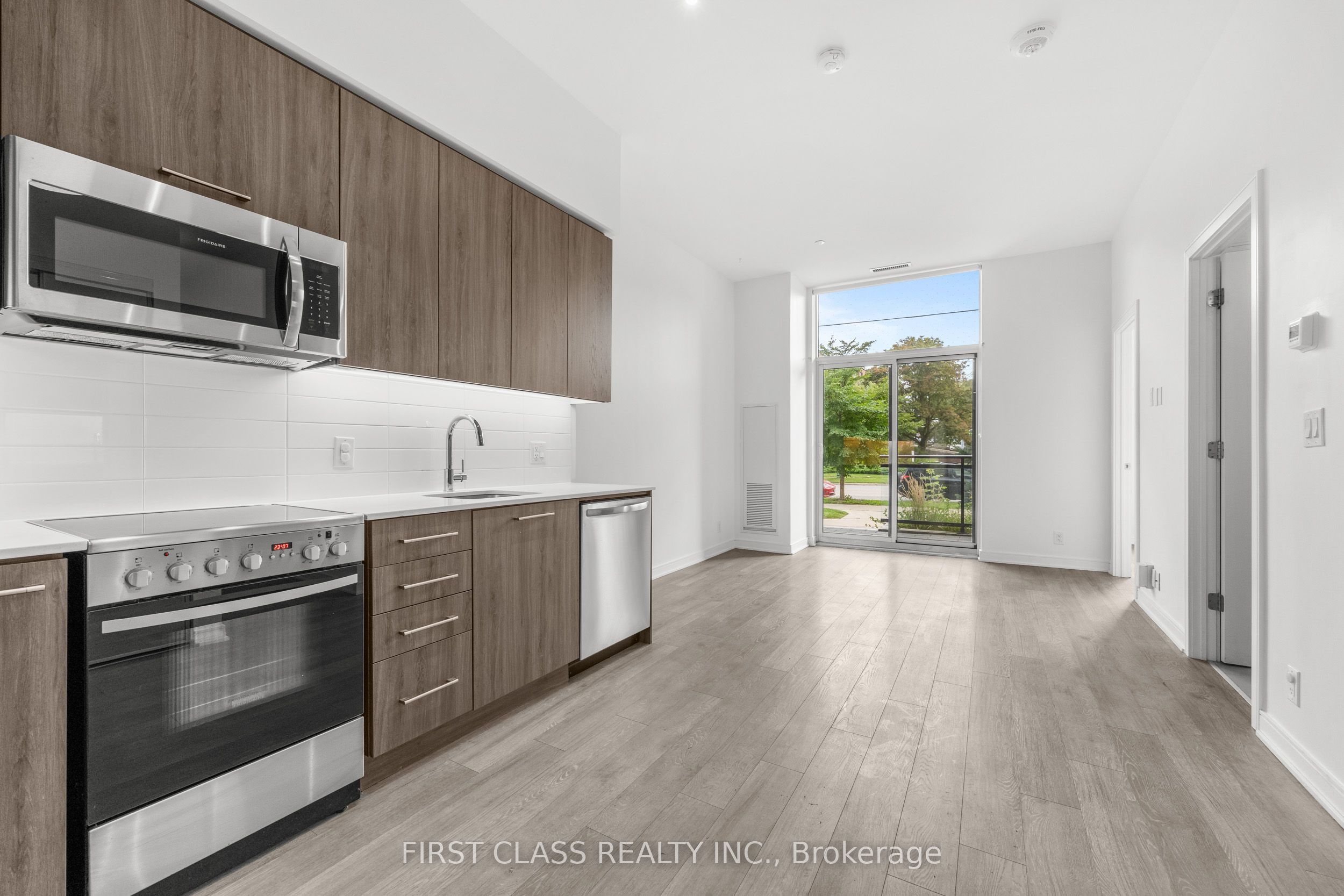 Unit 110 - 1 Neighbourhood Lane, Etobicoke 3
