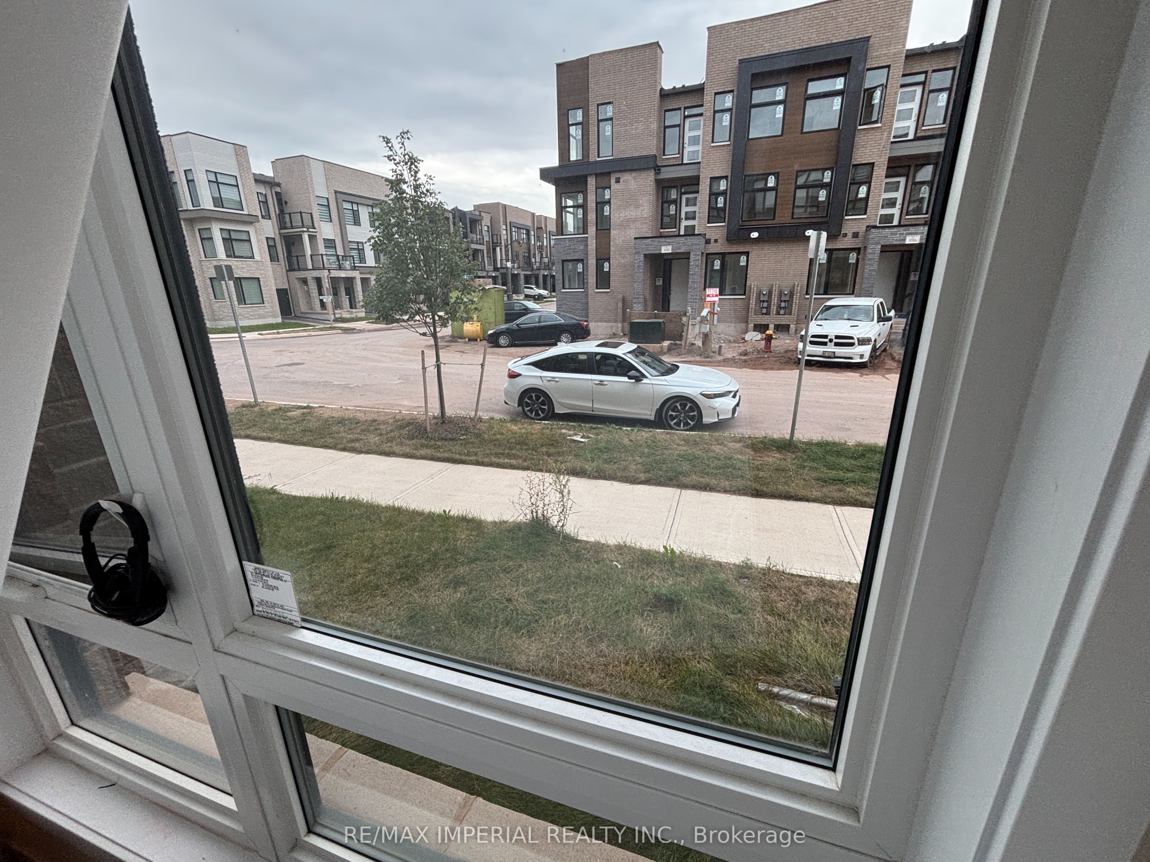 3085 Welsman Gardens, Oakville 4