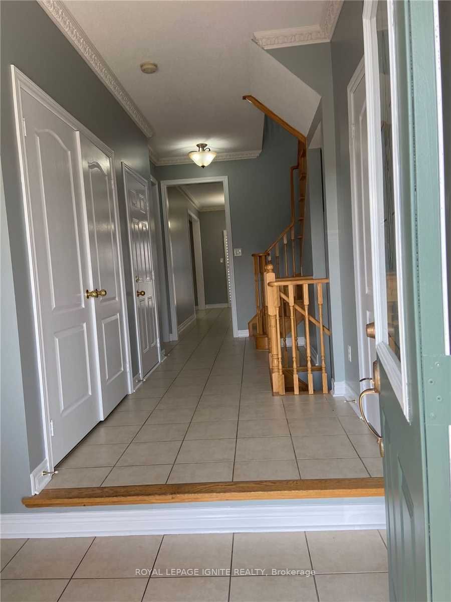 23 Royal Vista Road, Brampton 3