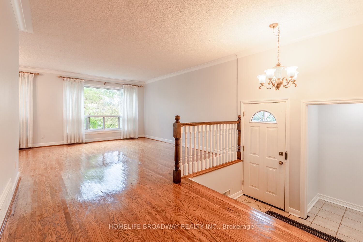 37 Millburn Drive, Etobicoke 3