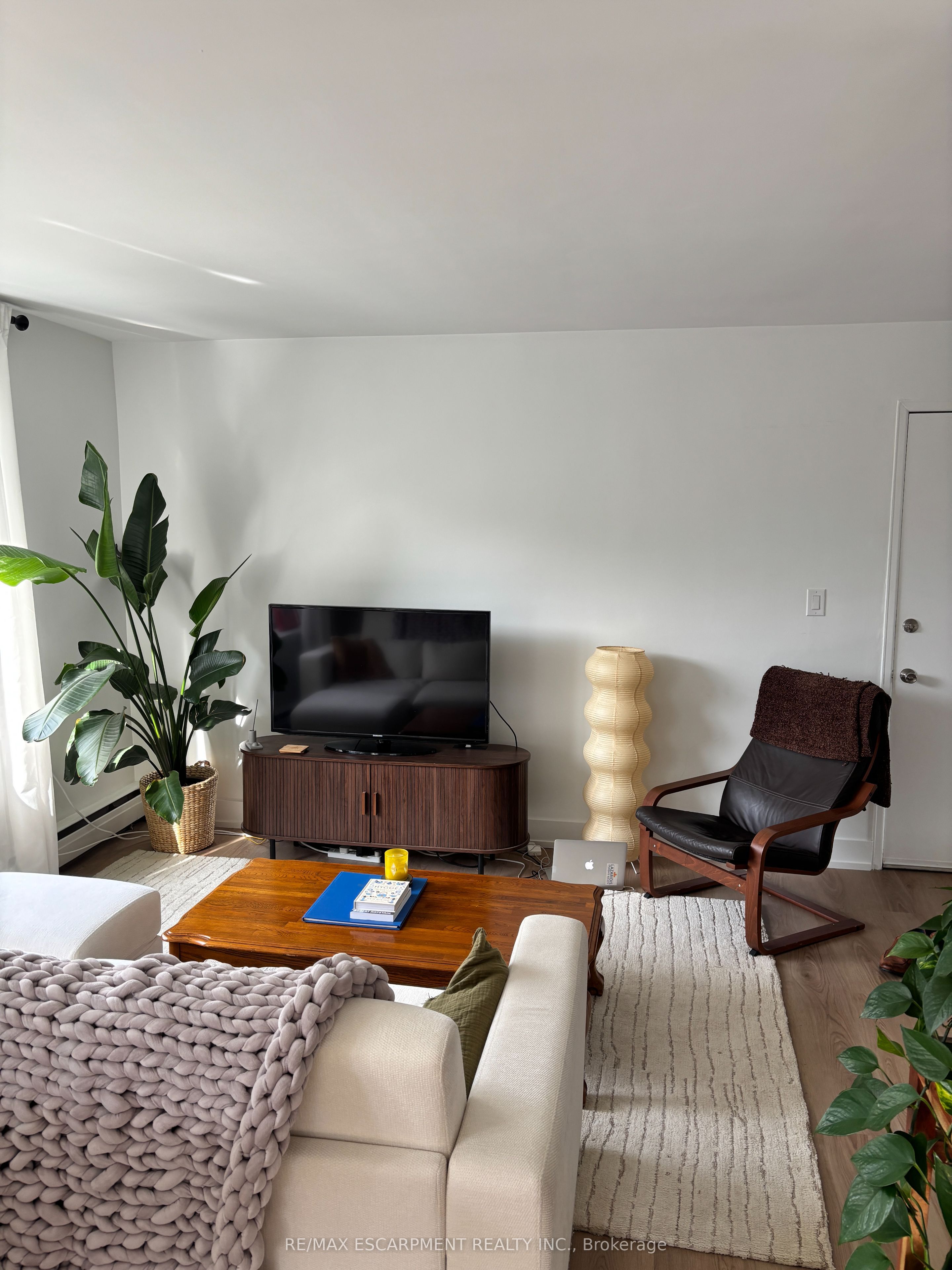Unit 4 - 2160 Ghent Avenue, Burlington 5
