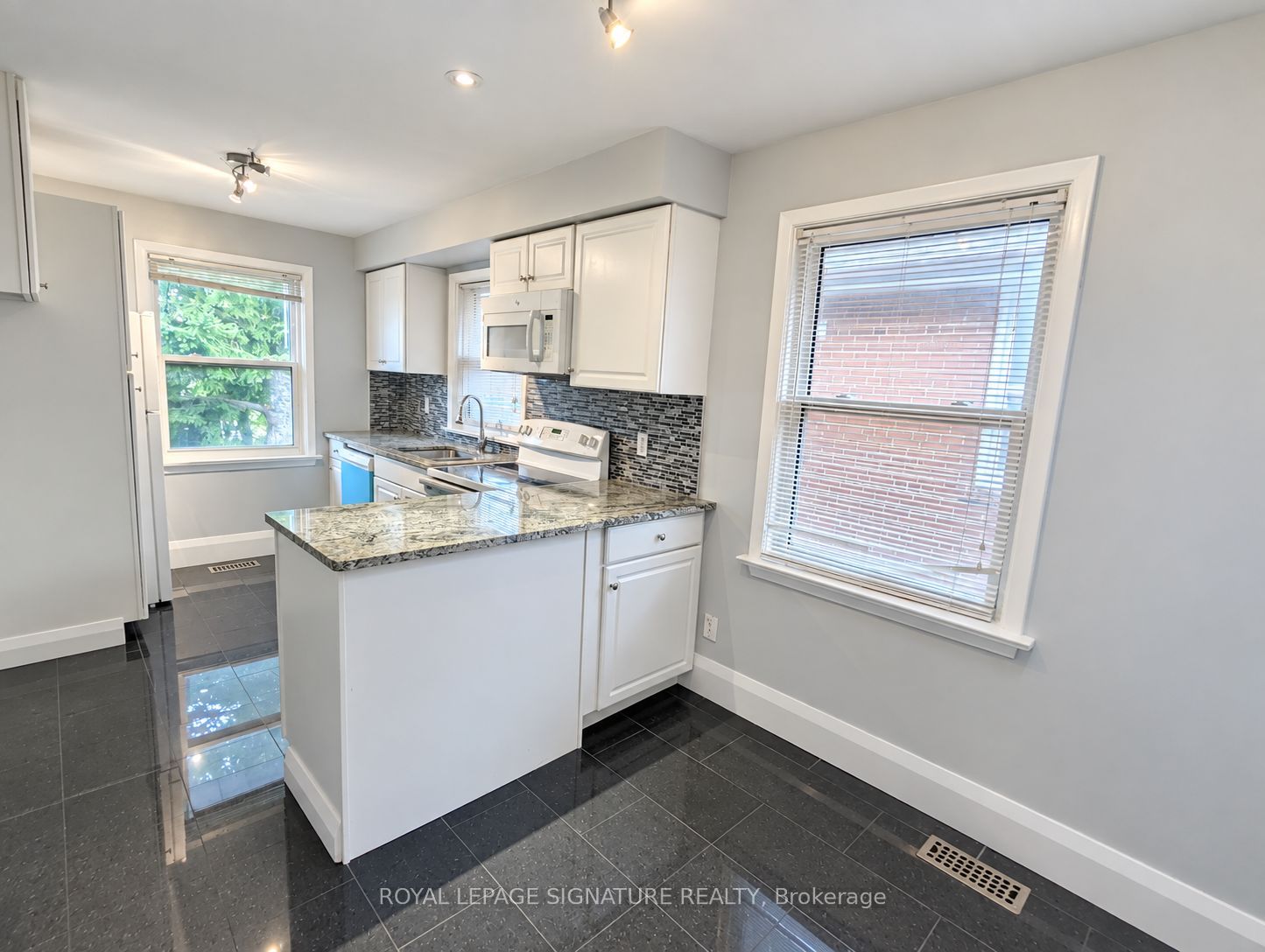 Unit 3 - 13 Wesley Street, Etobicoke 3