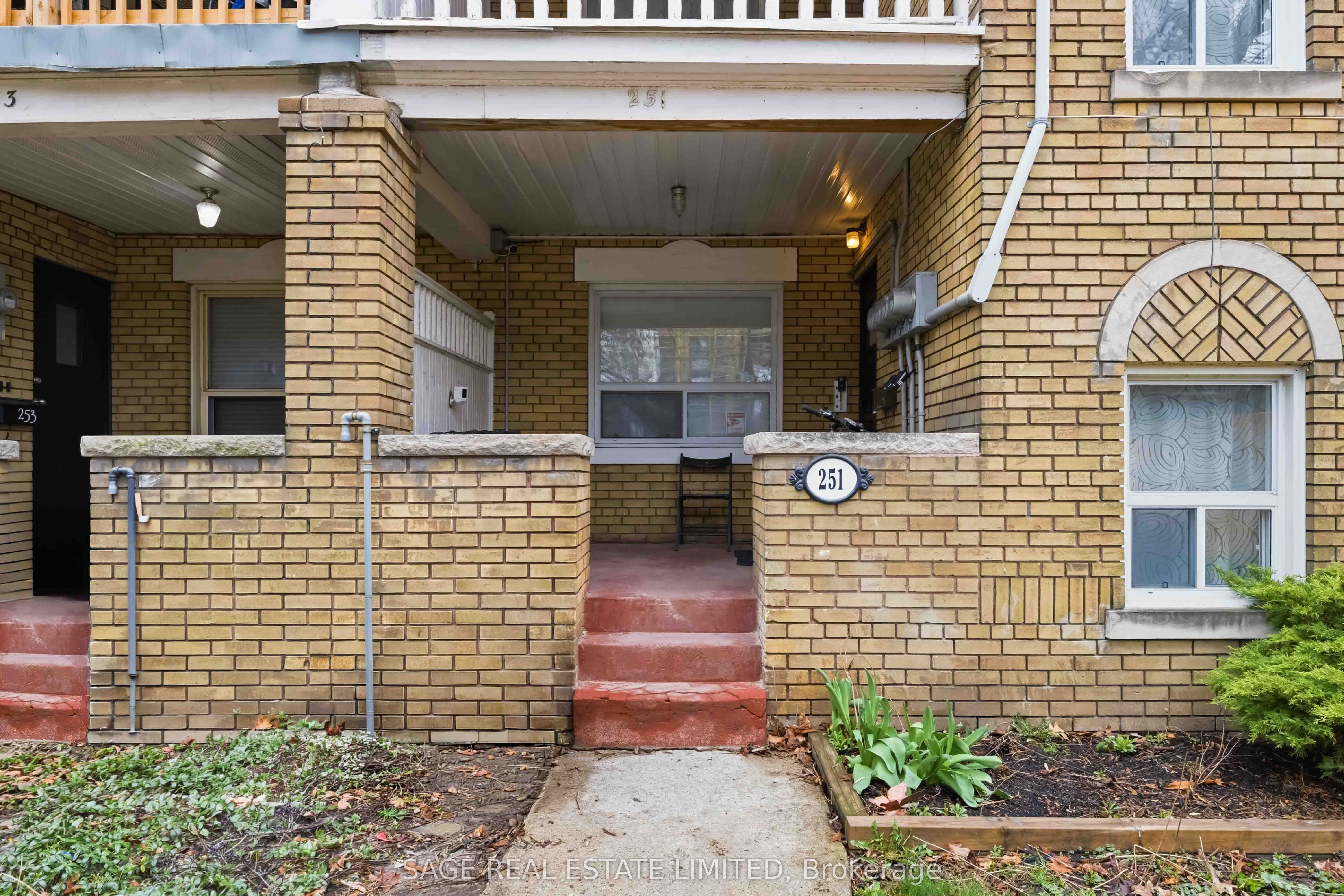 Unit Main Floor - 251 High Park Avenue, Toronto 2