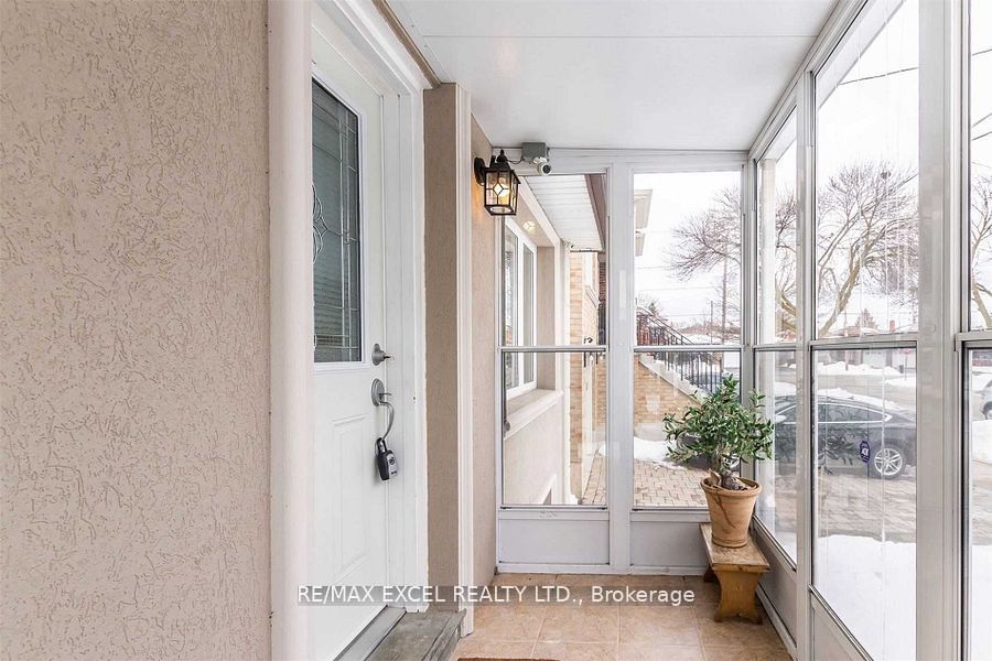416 Rimilton Avenue, Etobicoke 3