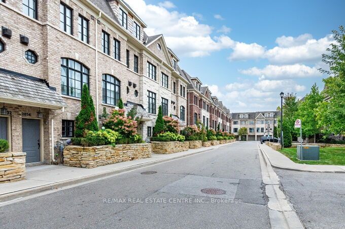 2034 Queensborough Gate, Mississauga 3