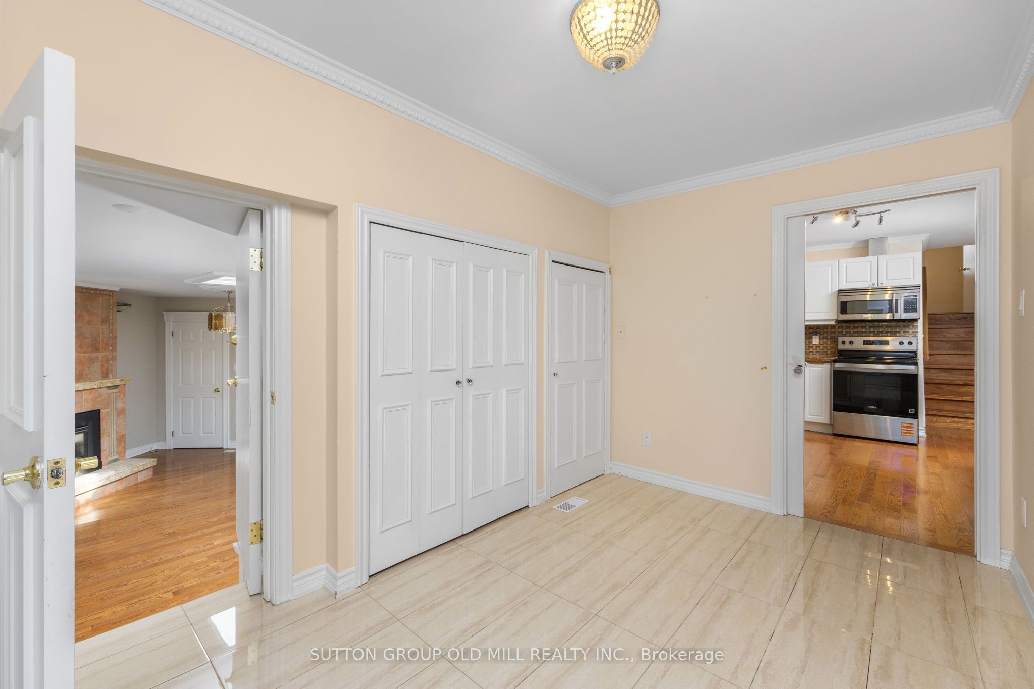 2 Leita Court, Etobicoke 4