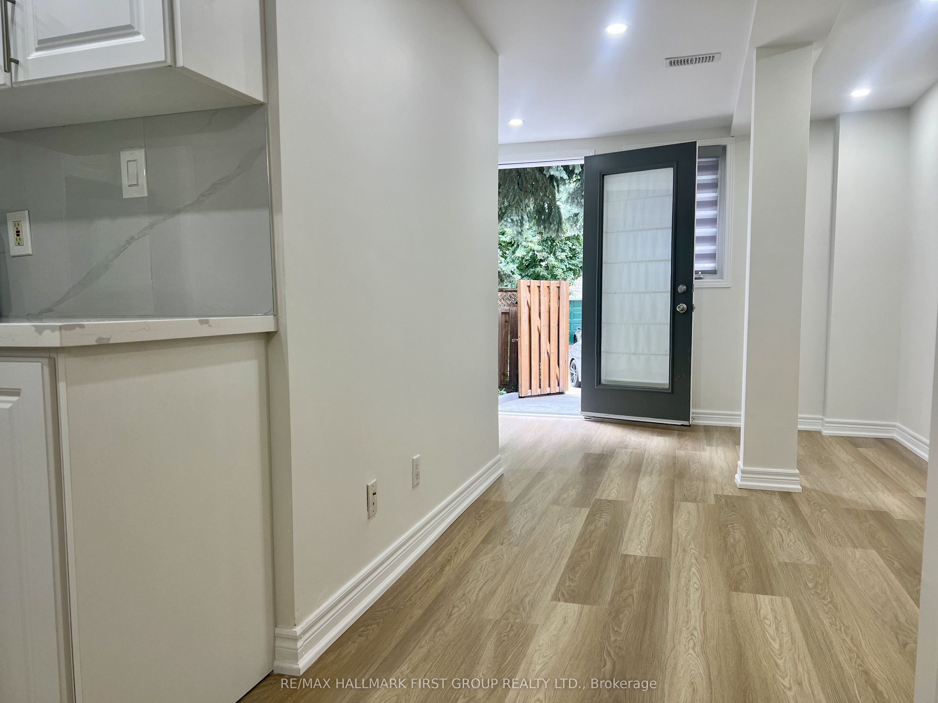 31 Shining Star Crescent, Toronto 5