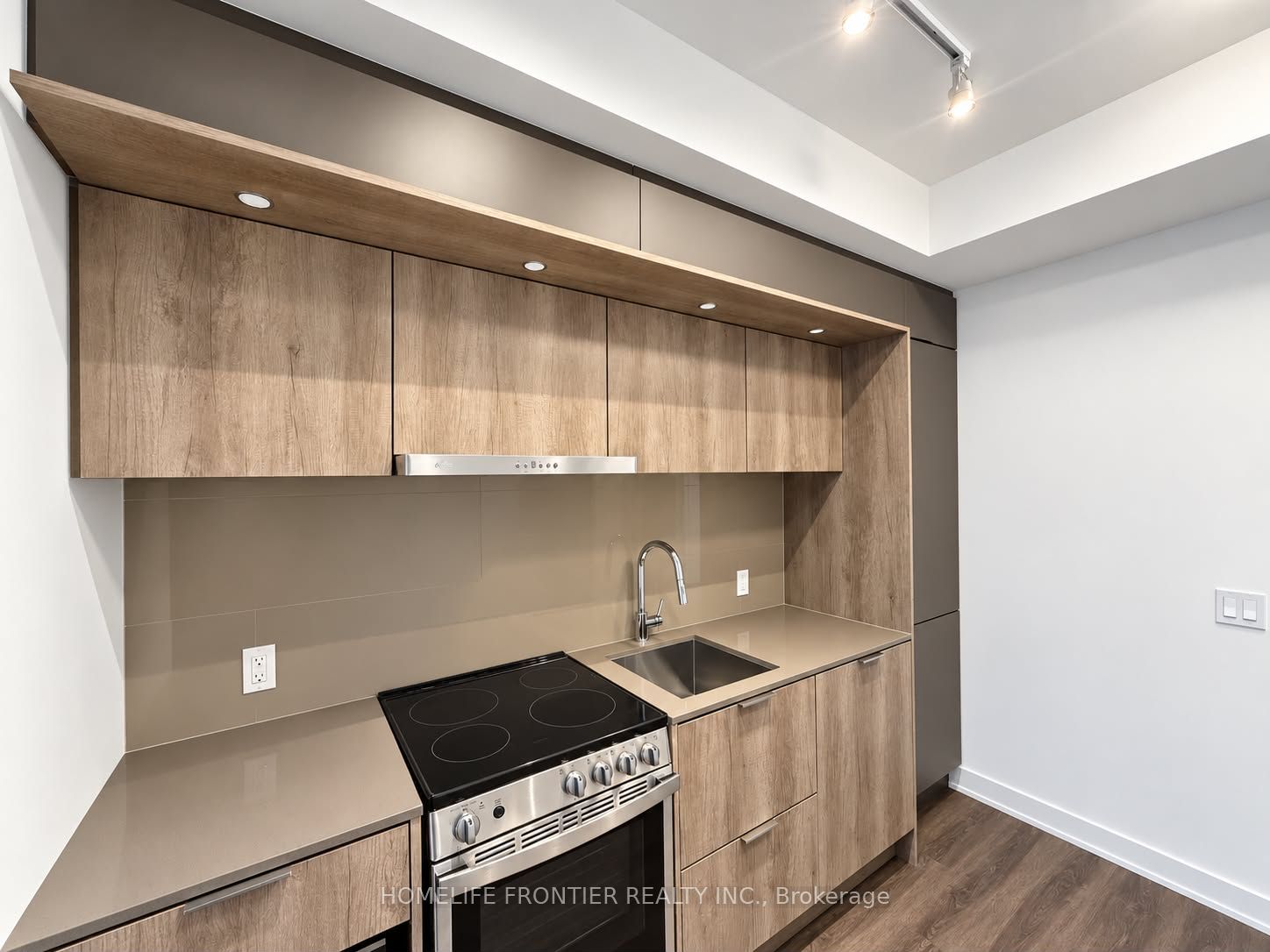 Unit 7303 - 448 Burnhamthorpe Road W, Mississauga 4