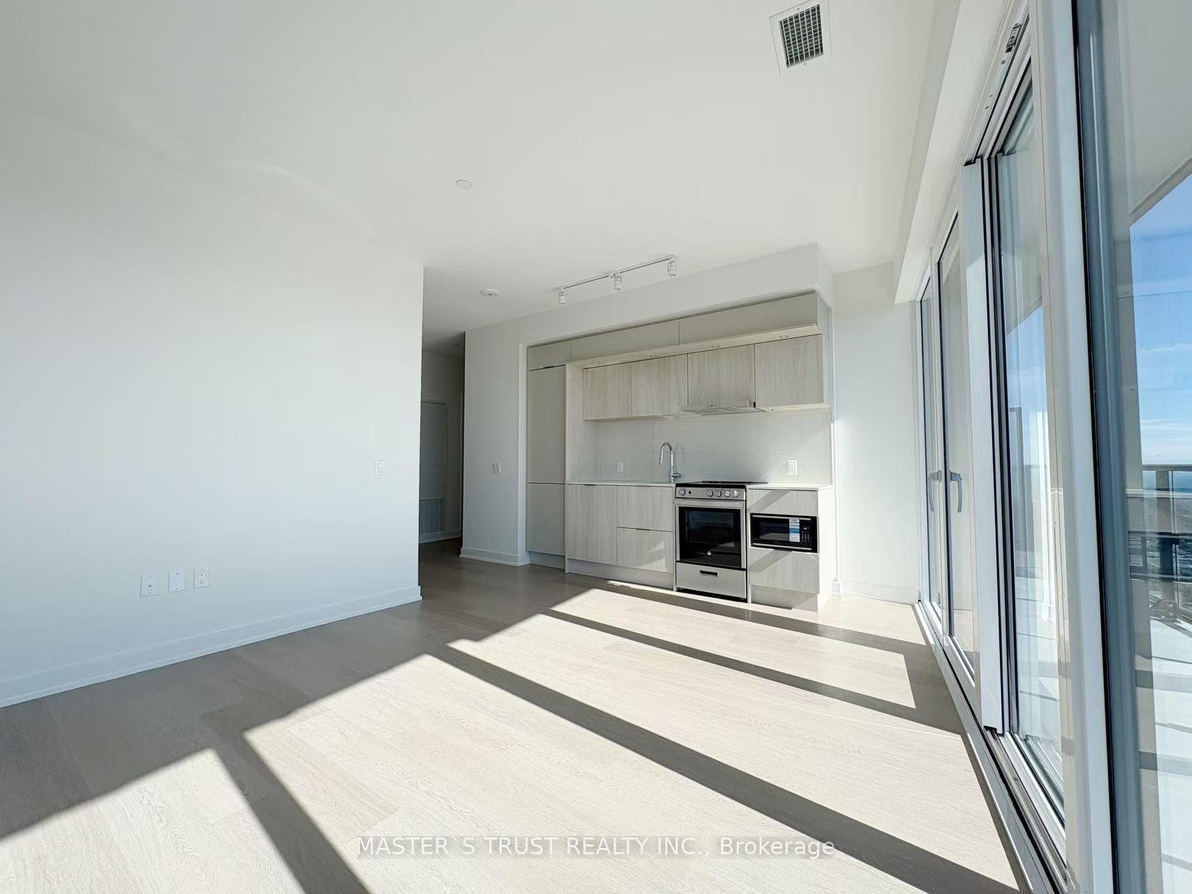Unit 7502 - 448 Burnhamthorpe Road W, Mississauga 3