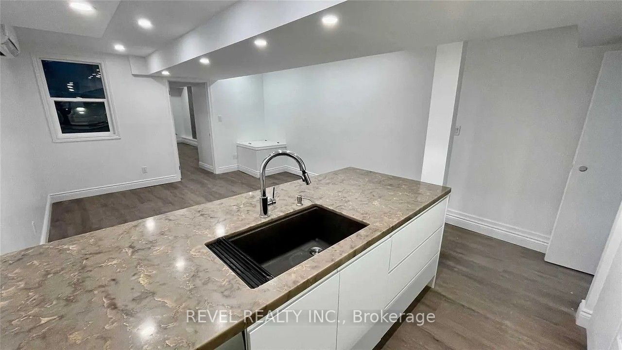 Unit B - 48 Lansdowne Avenue, Toronto 5