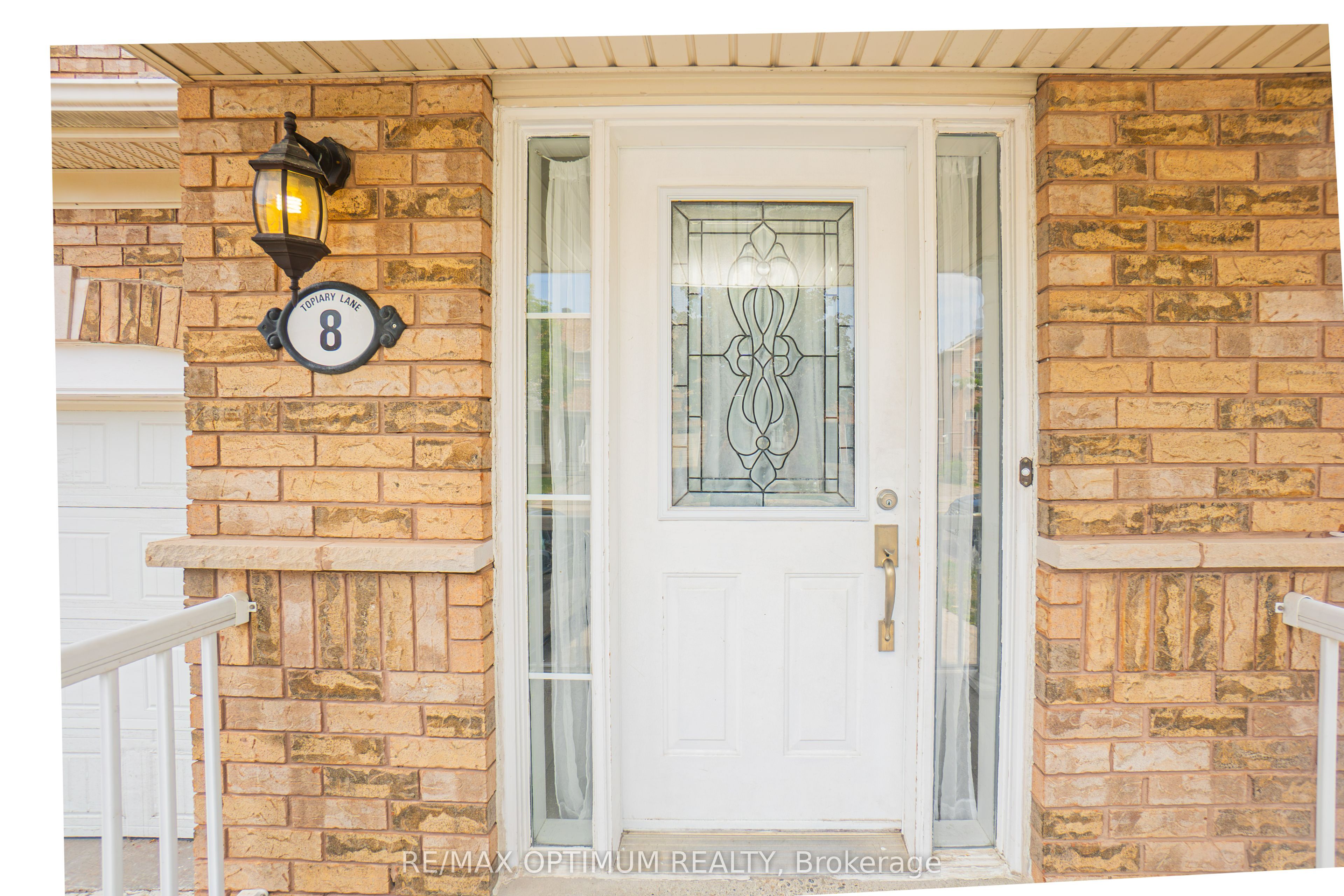 8 Topiary Lane, Brampton 4