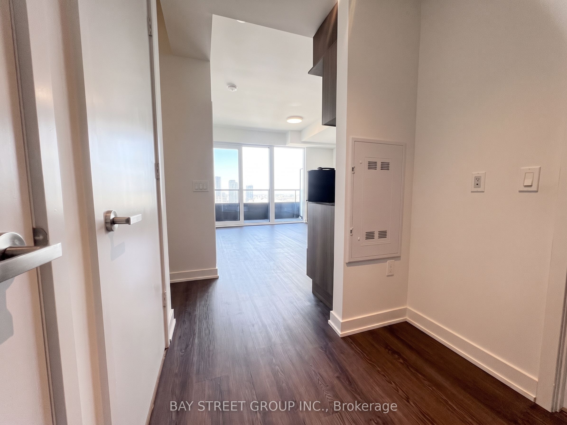 Unit 7404 - 448 Burnhamthorpe Road W, Mississauga 2