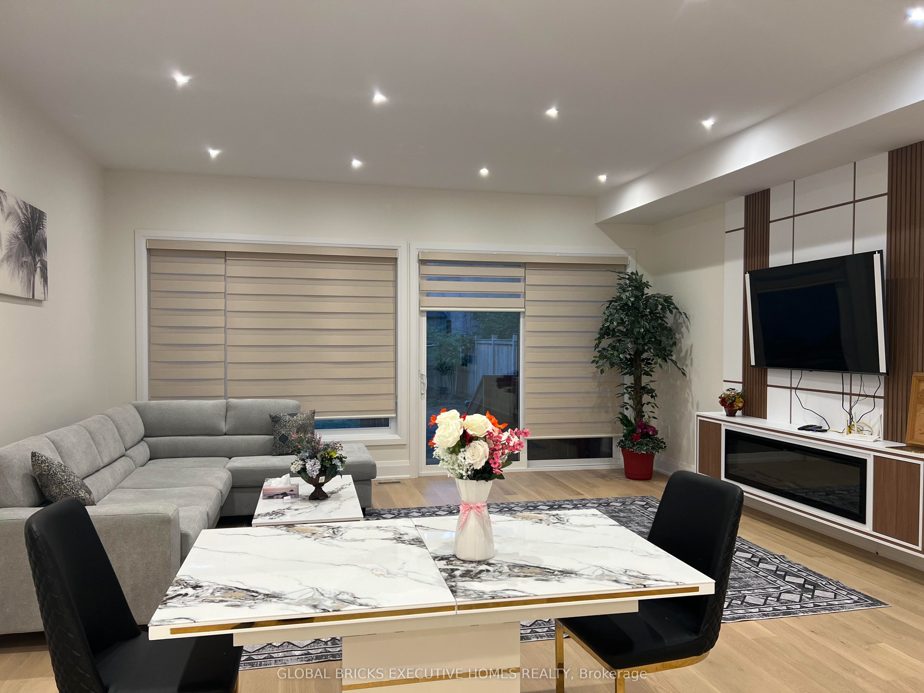 25A Pine Avenue N, Mississauga 5
