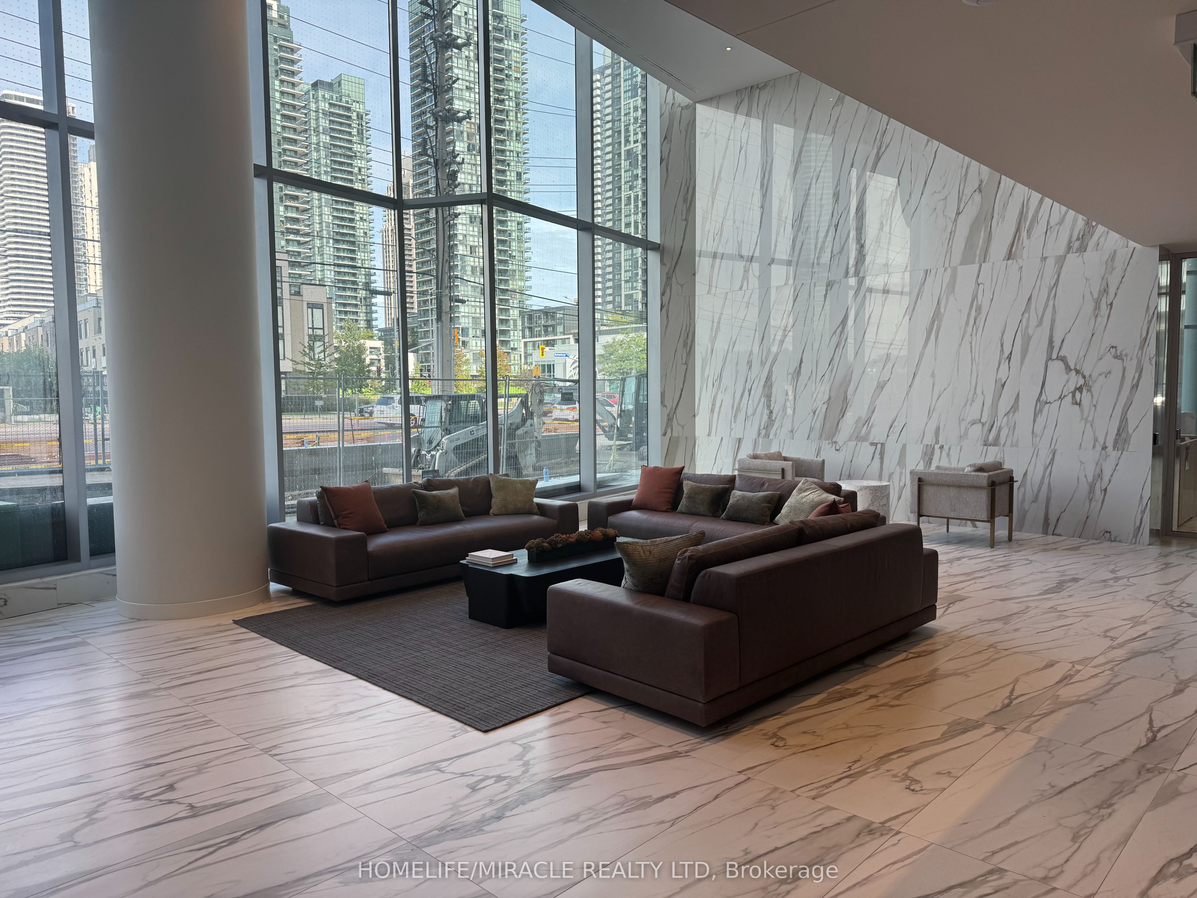 Unit 5605 - 448 Burnhamthorpe Road, Mississauga 2