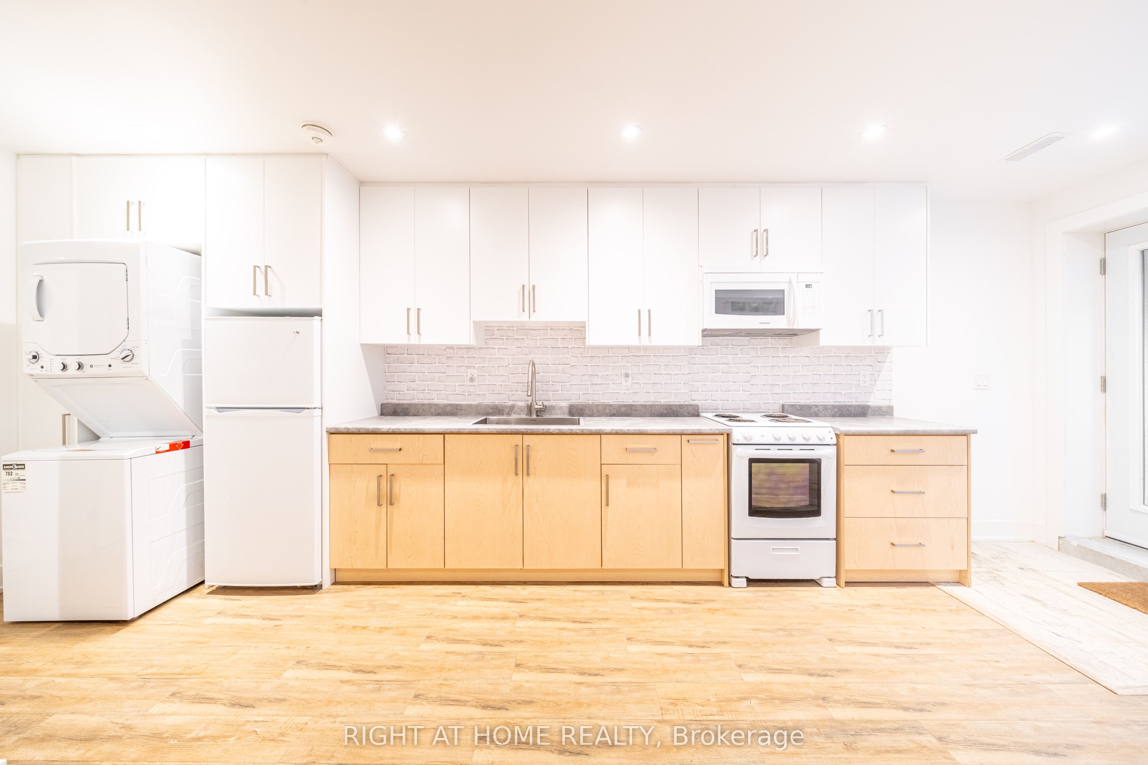 Unit Lower - 49 B East Drive, Toronto 4
