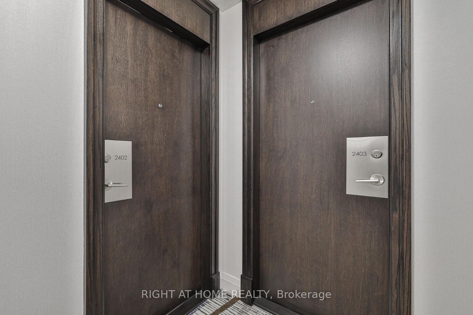 Unit 2402 - 3 Michael Power Place, Etobicoke 4