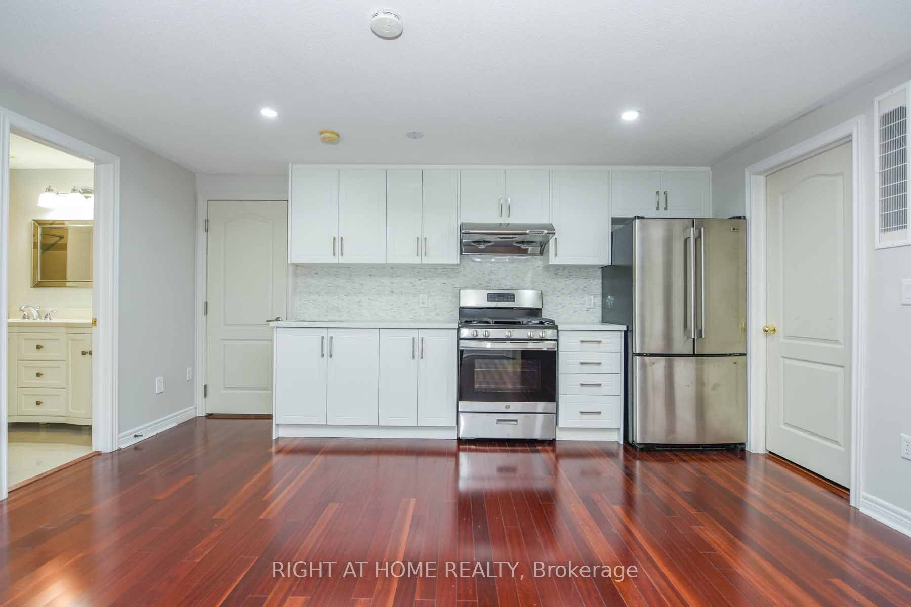 Unit Lower - 2229 GLAZEBROOK Circle, Oakville 5