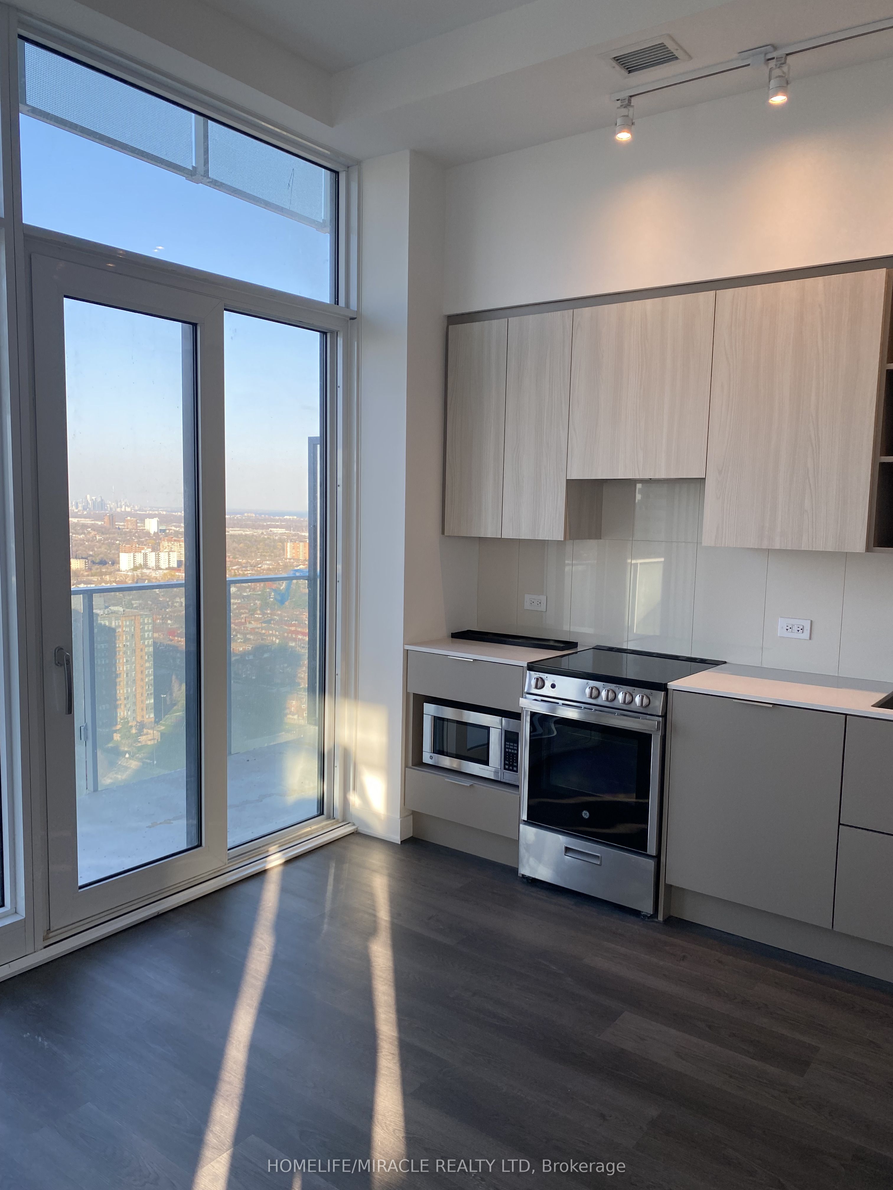 Unit 2410 - 3900 Confederation Parkway, Mississauga 5