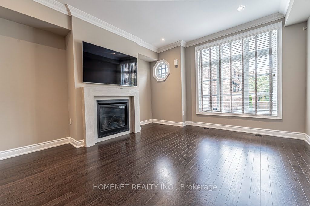 2058 Queensborough Gate, Mississauga 3