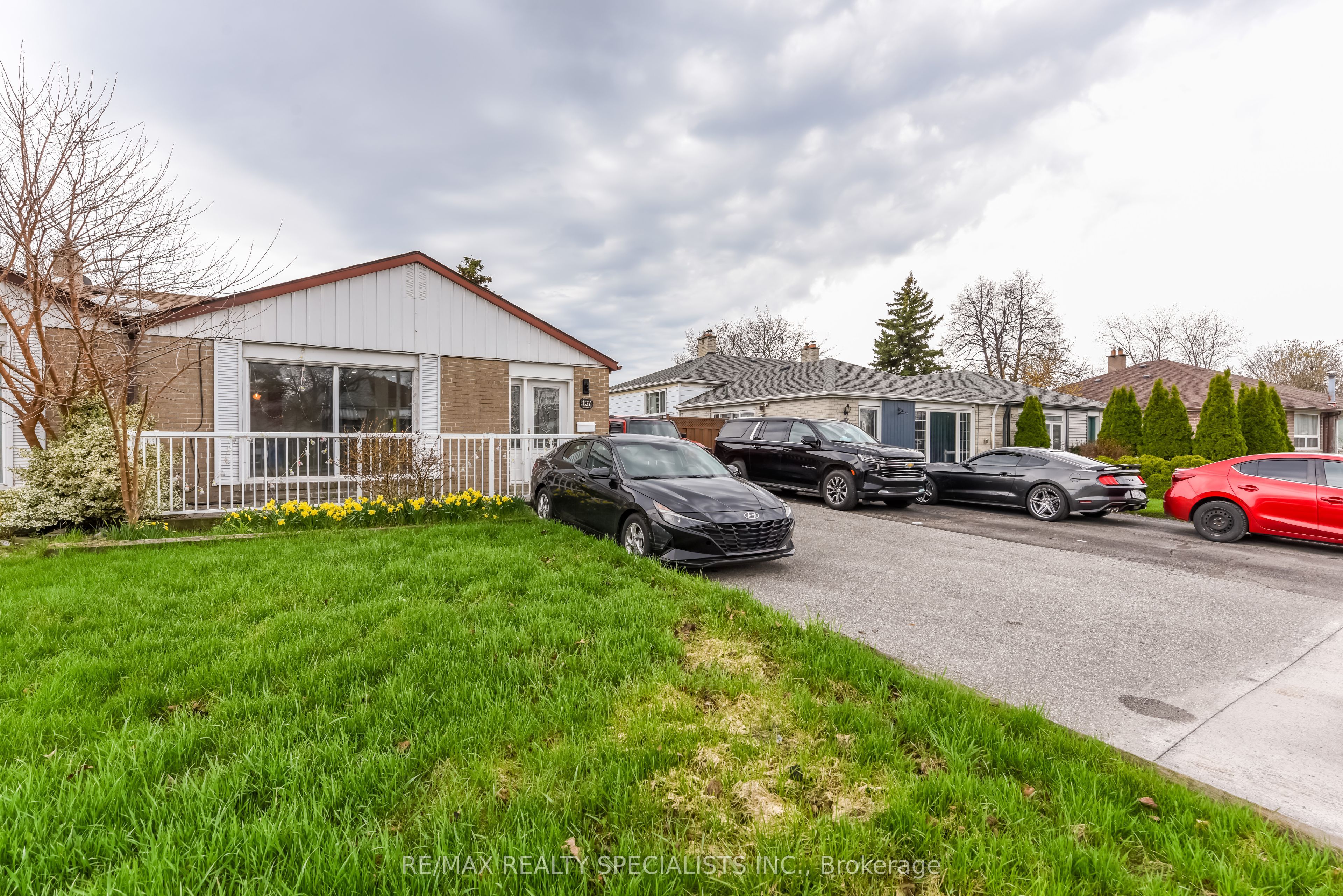 Unit Upper Portion - 137 Avondale Boulevard, Brampton 3