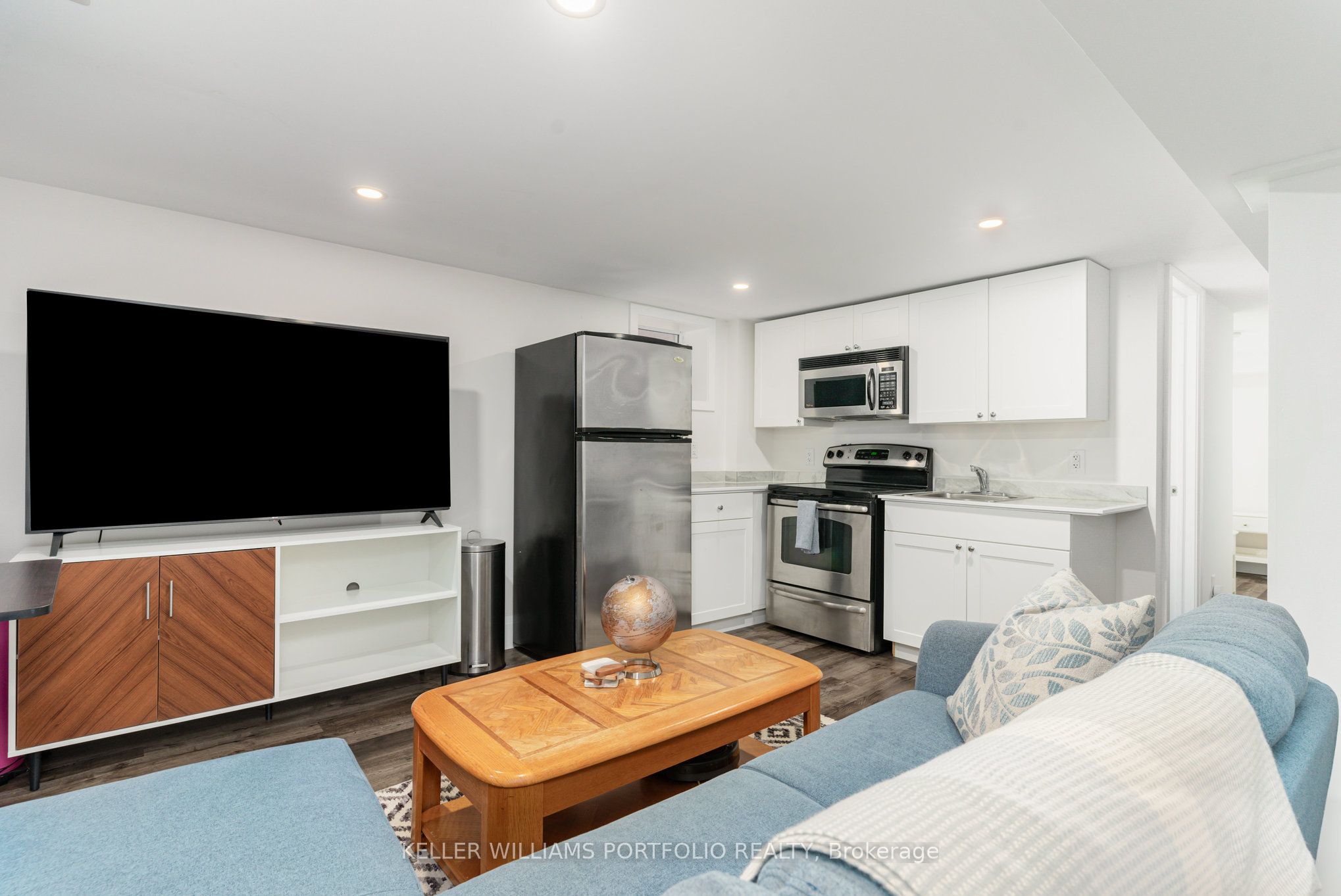Unit Lower - 329 Runnymede Road, Toronto 4