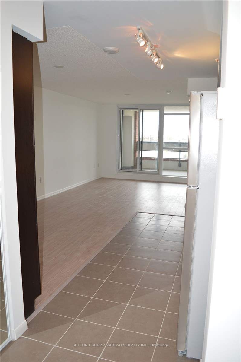 Unit 714 - 830 Lawrence Avenue W, North York 5