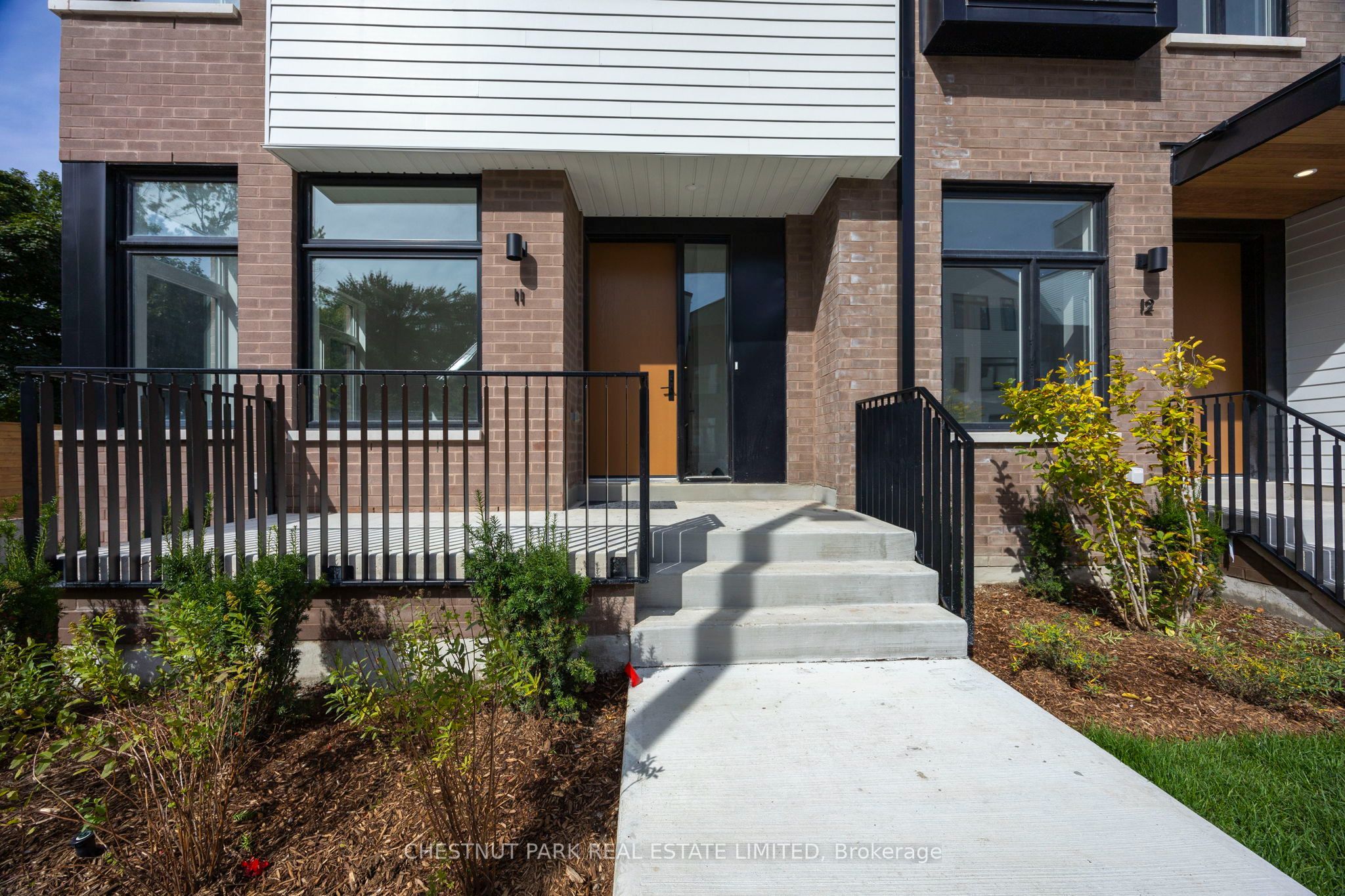 Unit 11 - 20 Lou Parsons Way, Mississauga 2