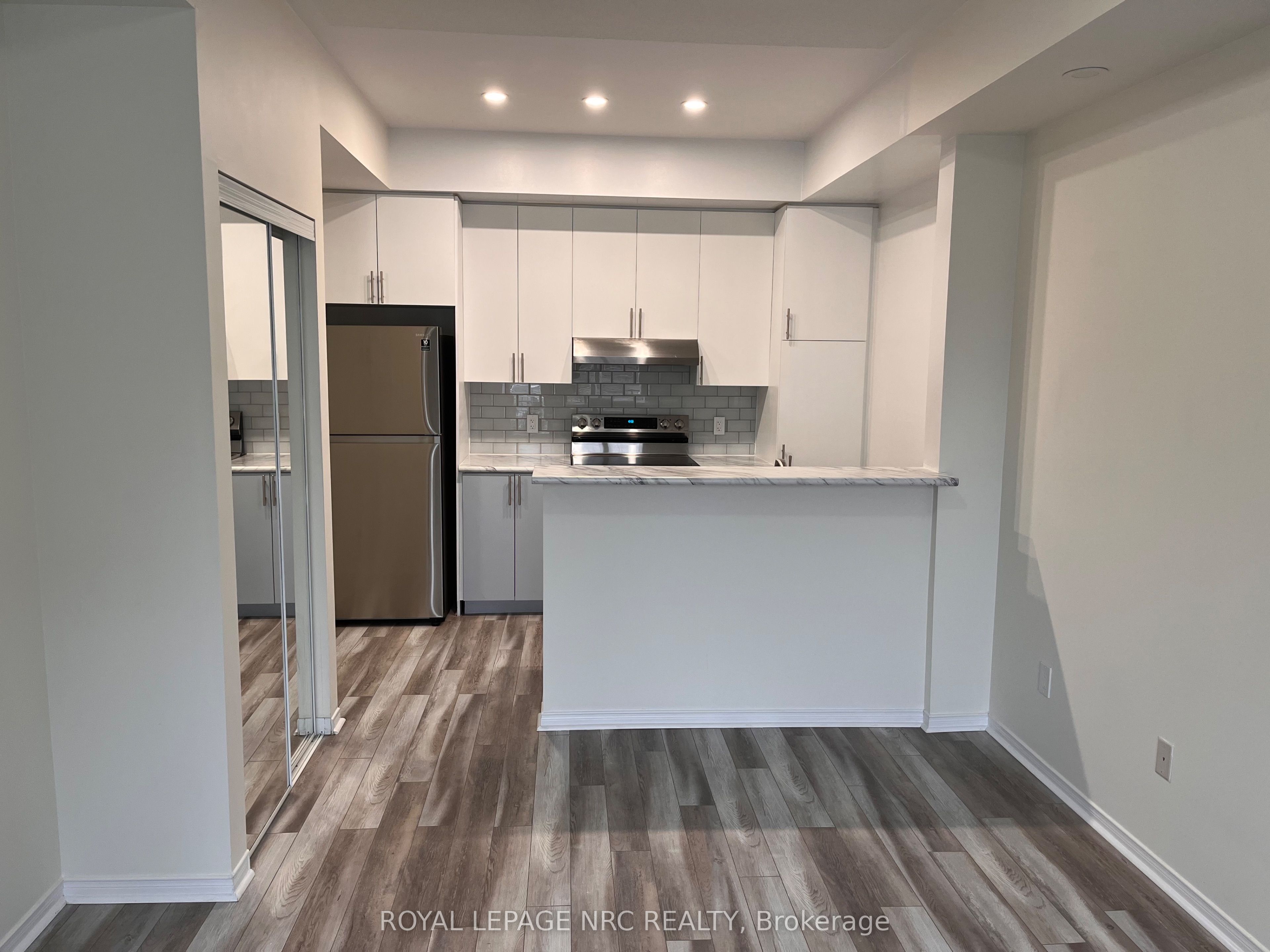 Unit 102 - 5035 Oscar Peterson Boulevard, Mississauga 3