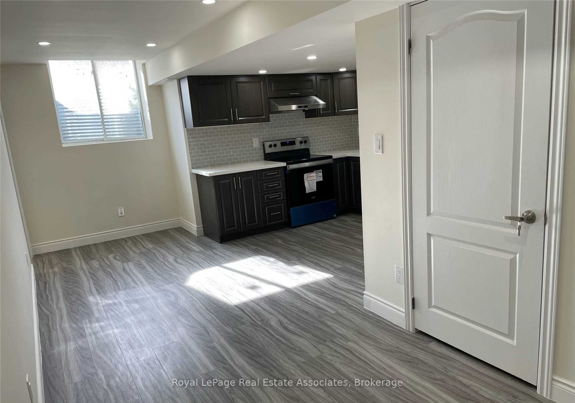 Unit Bsmt - 35 Elysian Fields Circle, Brampton 3