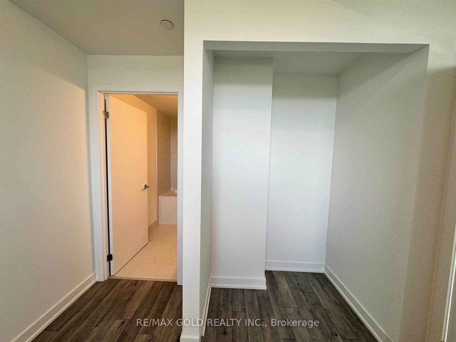 Unit 622 - 1005 Dundas Street E, Oakville 2