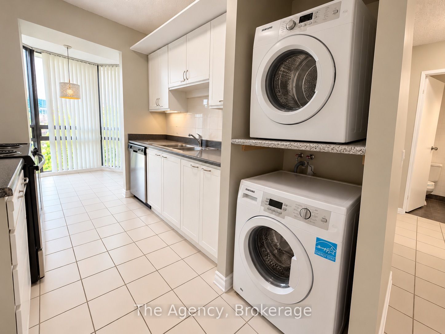 Unit 204 - 2200 Sherobee Road, Mississauga 4
