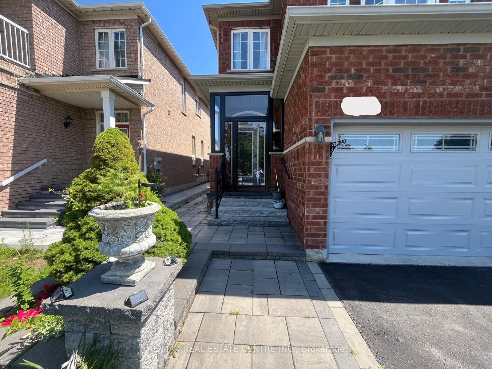 3570 Fountain Park Avenue, Mississauga 3