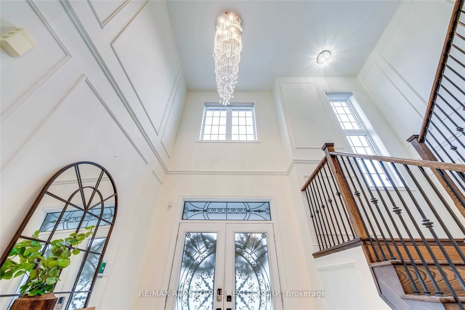 3115 Carding Mill Trail, Oakville 3