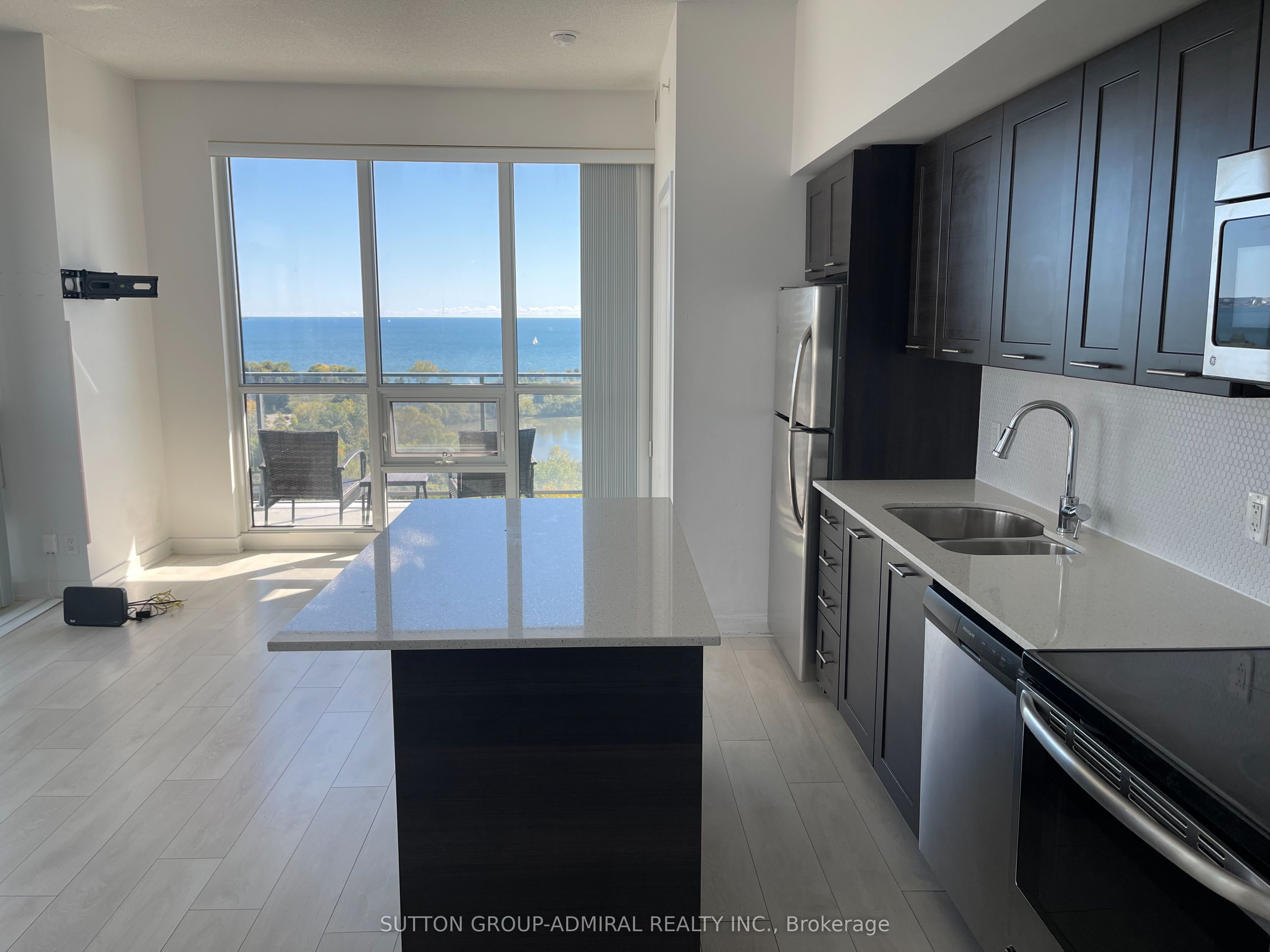 Unit 1801 - 2212 Lake Shore Boulevard W, Etobicoke 2