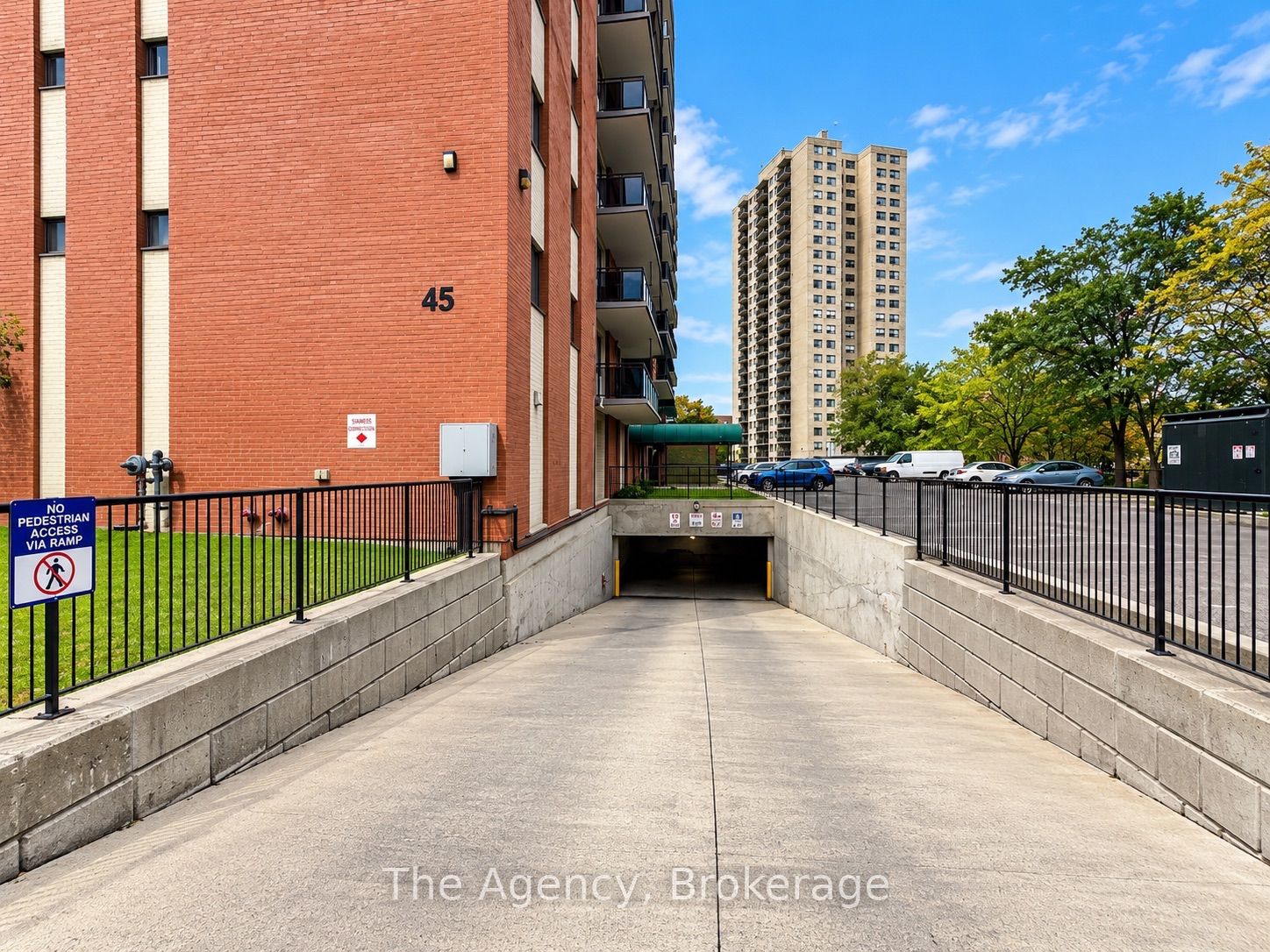 Unit 309 - 45 Paisley Boulevard W, Mississauga 3