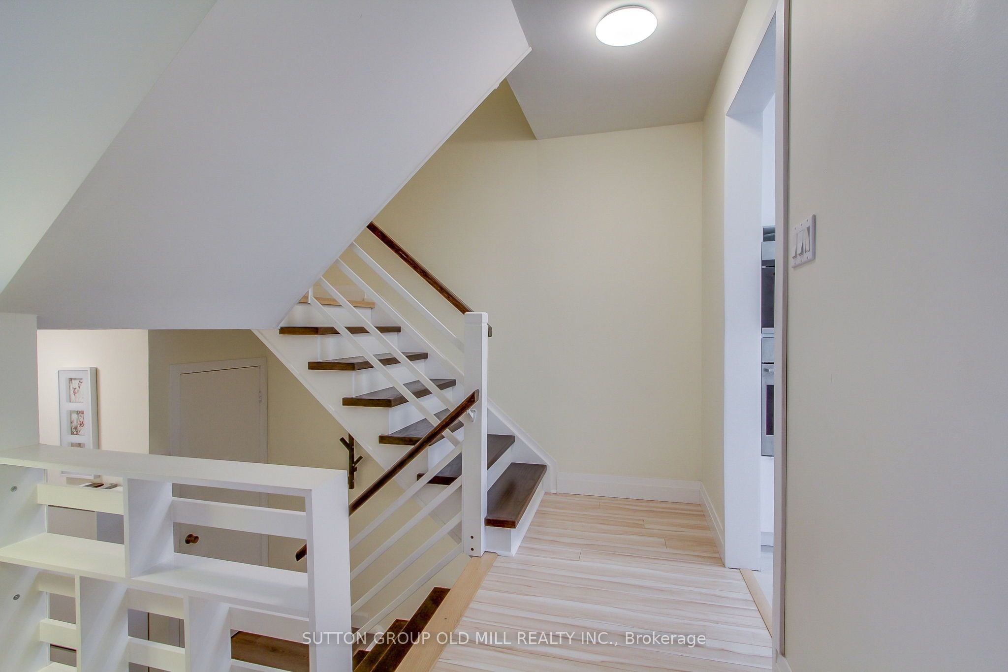 31 Silver Shadow Path, Etobicoke 5