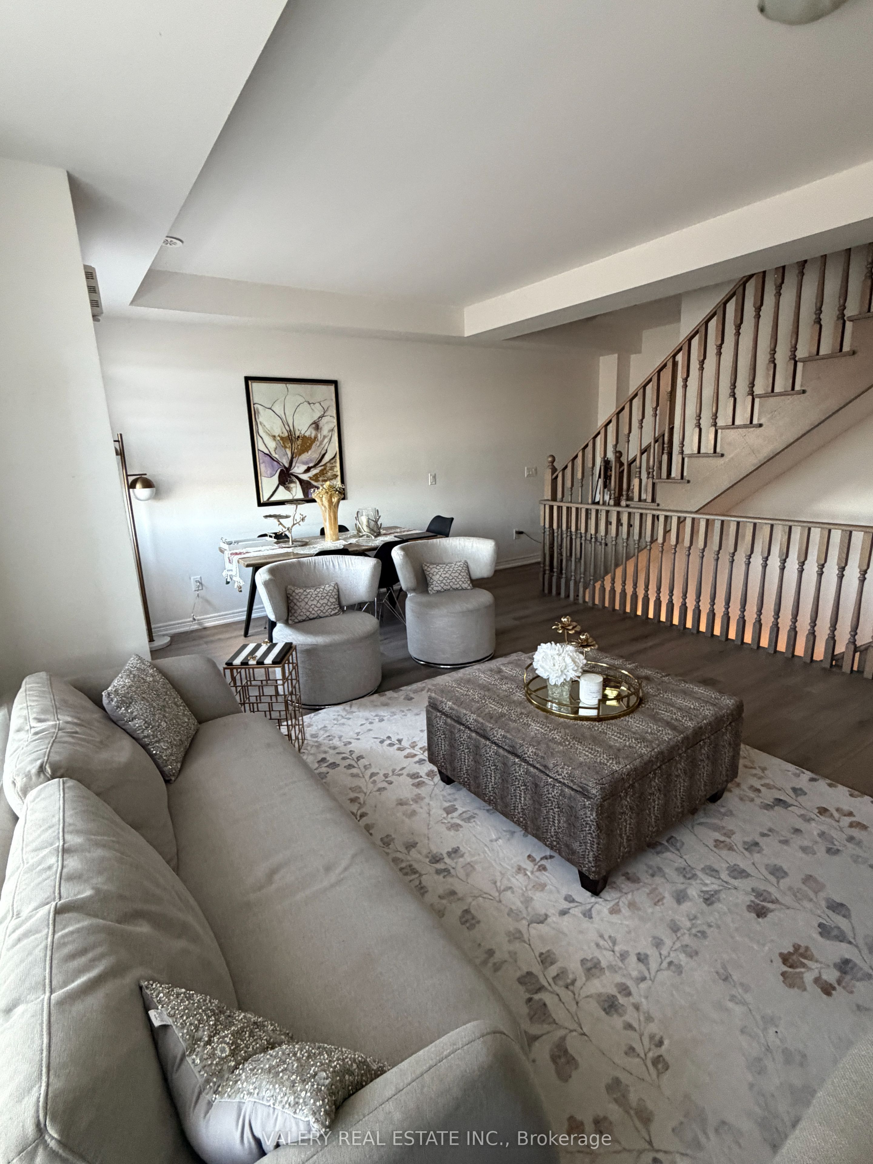 517 Dundas Street E, Oakville 5