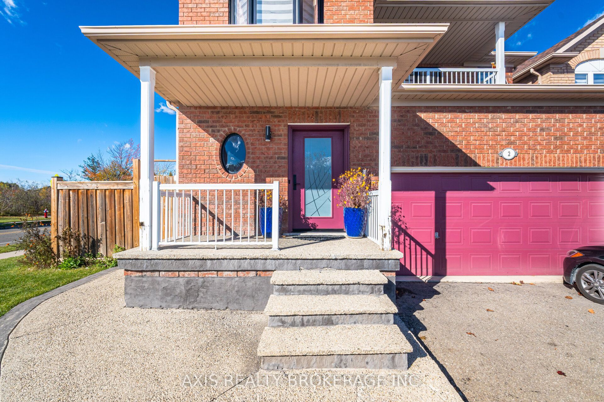 2 Queen Mary Drive, Brampton 4
