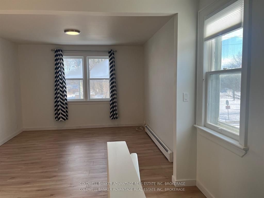Unit upper - 832 KING Street, Port Colborne 3