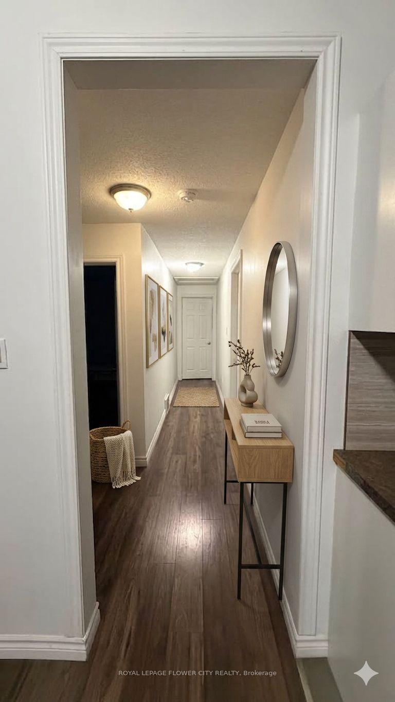 Unit Upper Floor - 30 Woodward Avenue, London 4